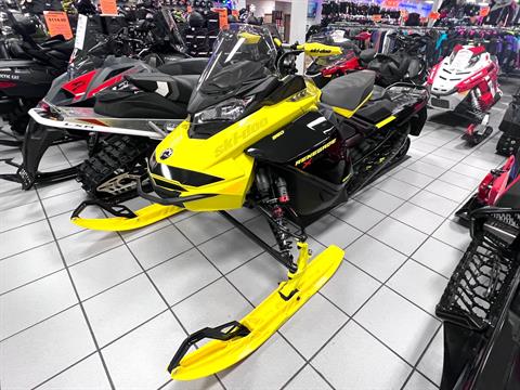 2022 Ski-Doo Renegade X-RS 850 E-TEC ES w/ Smart-Shox RipSaw 1.25 in Kaukauna, Wisconsin - Photo 2