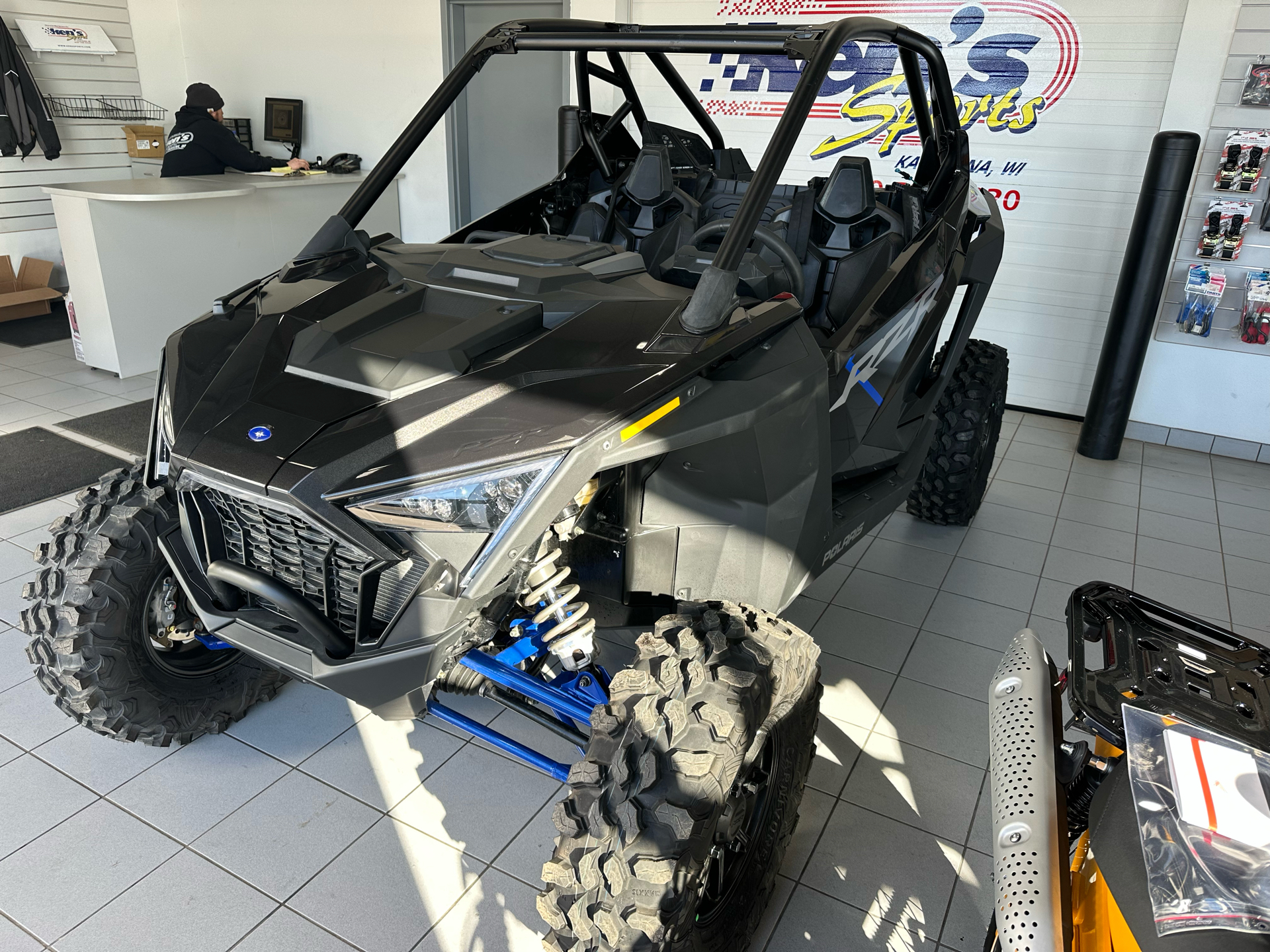 2022 Polaris RZR Pro XP Ultimate in Kaukauna, Wisconsin - Photo 2