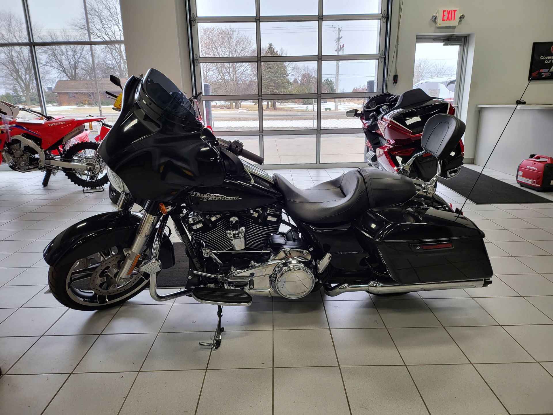 2017 Harley-Davidson Street Glide® Special in Kaukauna, Wisconsin - Photo 4