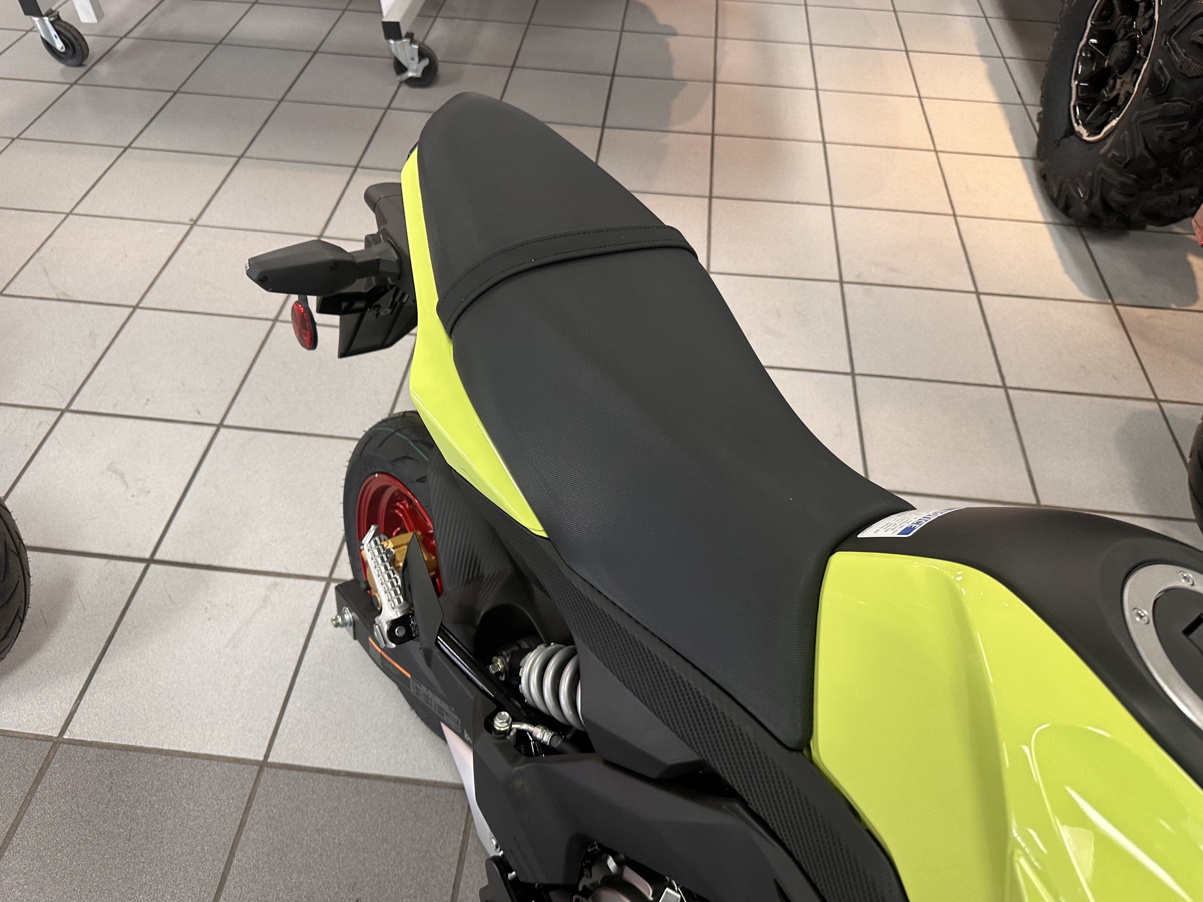 2026 Kawasaki Z125 Pro 8