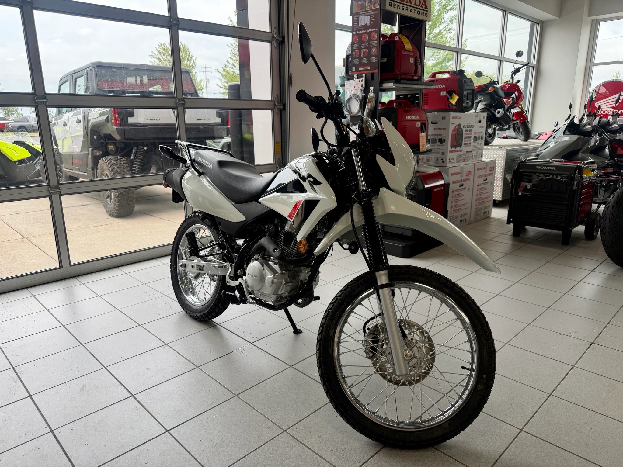 2023 Honda XR150L 1
