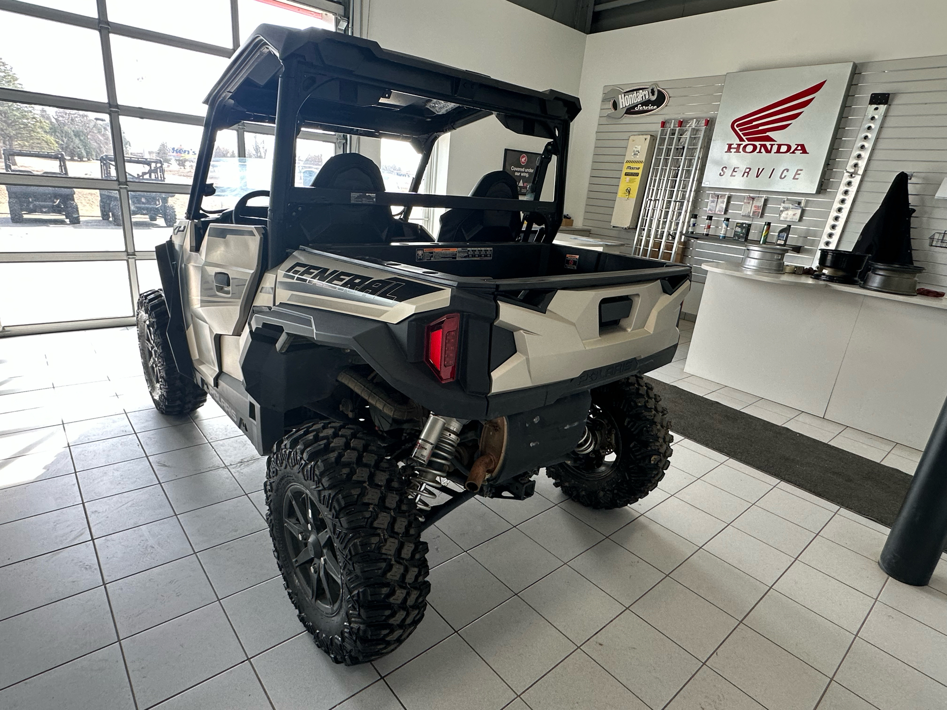 2024 Polaris General XP 1000 Ultimate in Kaukauna, Wisconsin - Photo 5