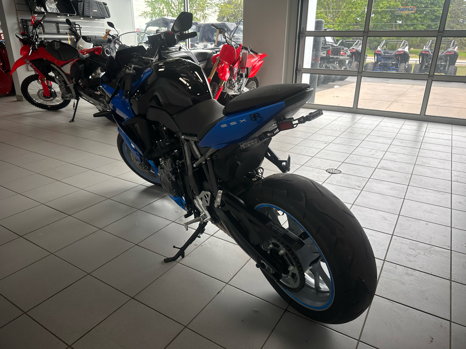 2024 Suzuki GSX-8R in Kaukauna, Wisconsin - Photo 3