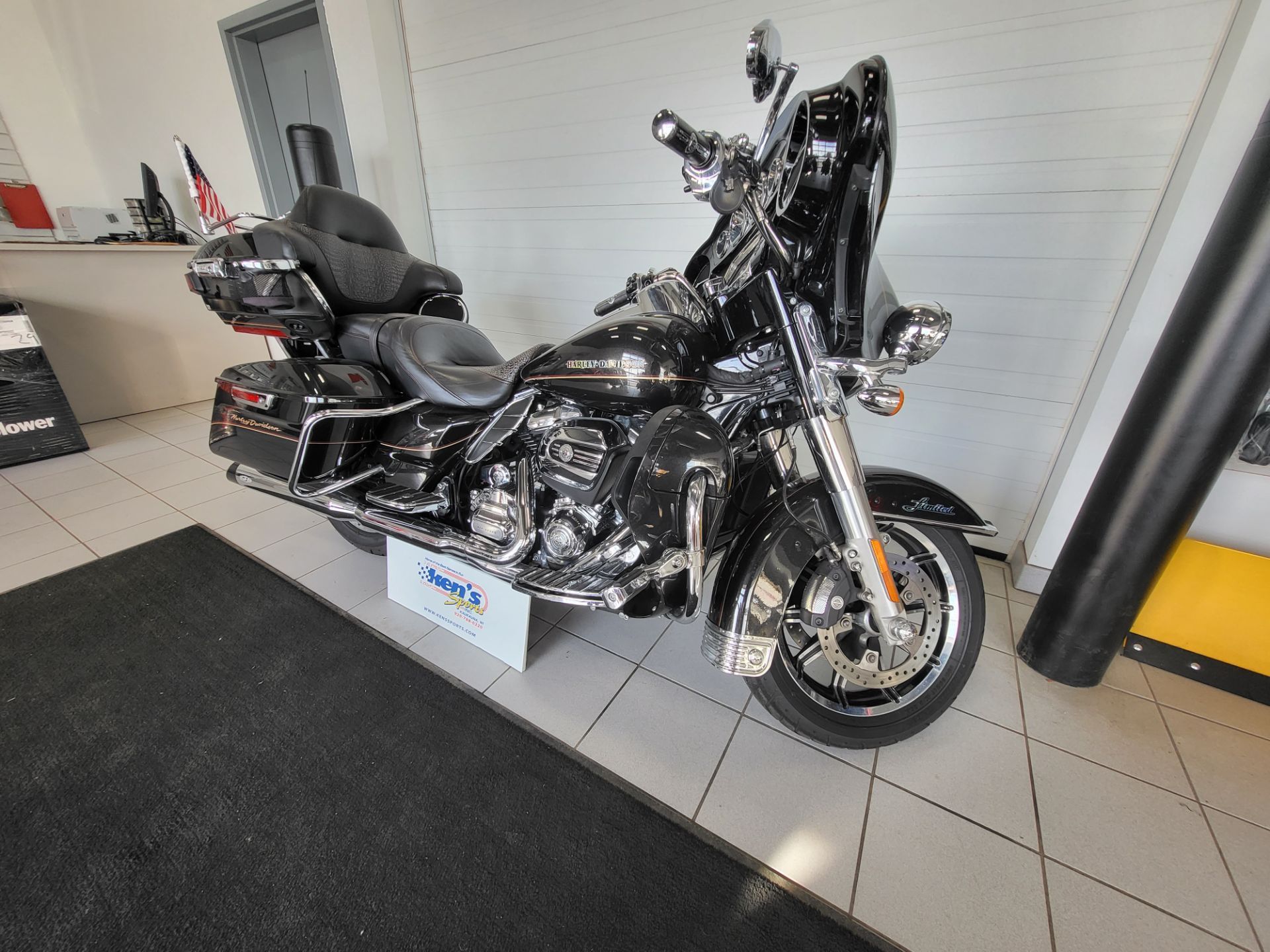 2017 Harley-Davidson Ultra Limited in Kaukauna, Wisconsin - Photo 1