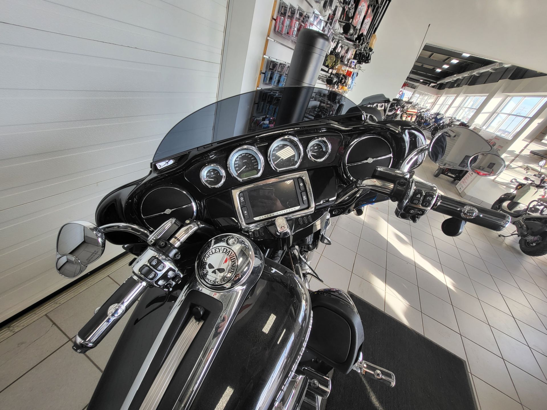 2017 Harley-Davidson Ultra Limited in Kaukauna, Wisconsin - Photo 5