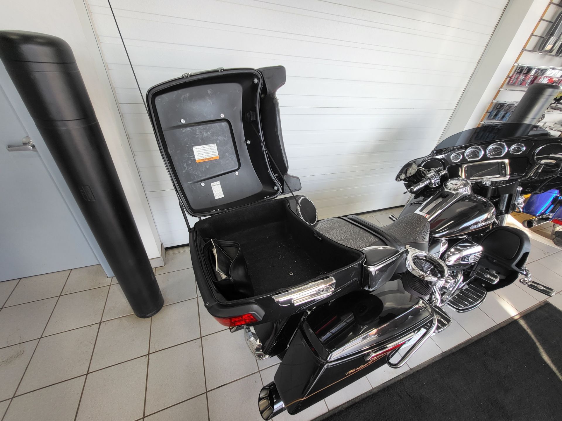 2017 Harley-Davidson Ultra Limited in Kaukauna, Wisconsin - Photo 8