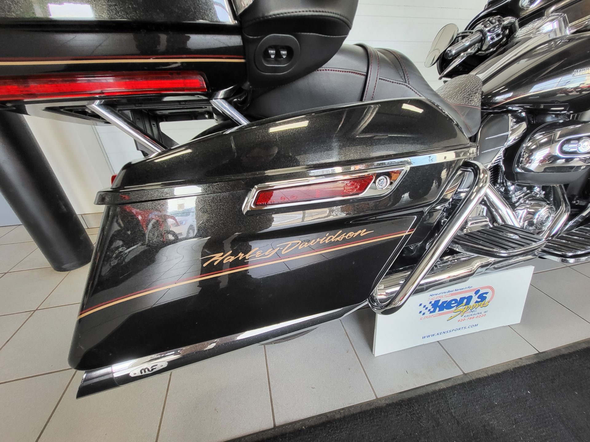 2017 Harley-Davidson Ultra Limited in Kaukauna, Wisconsin - Photo 11