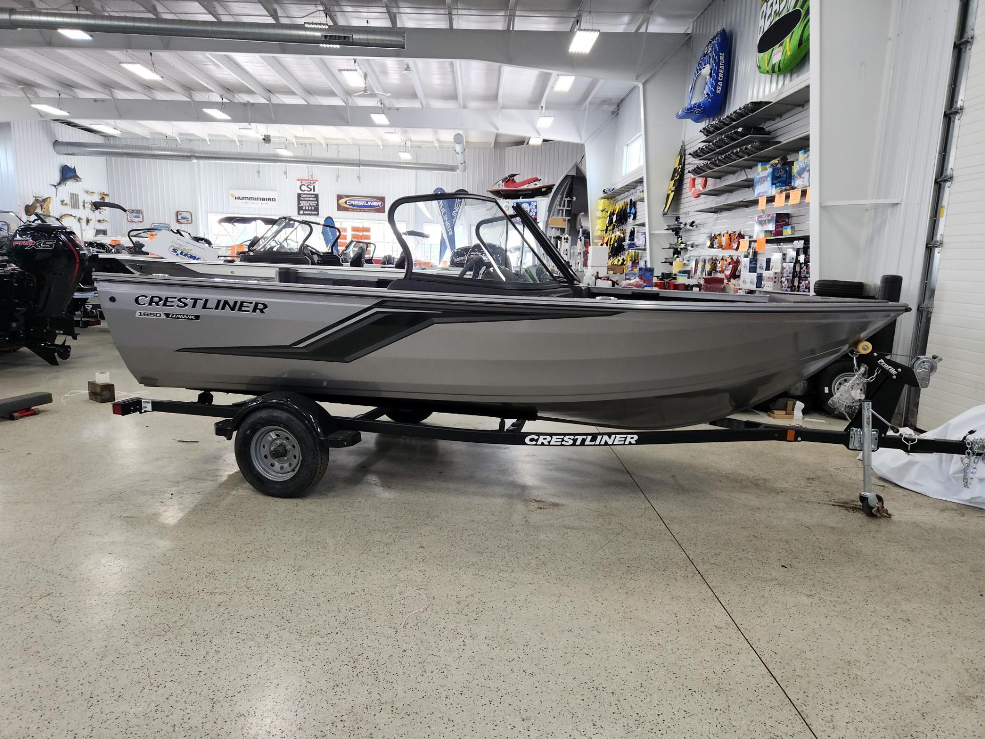 New 2024 Crestliner 1650 HAWK WT JS | Power Boats Outboard in Kaukauna WI |  GD075