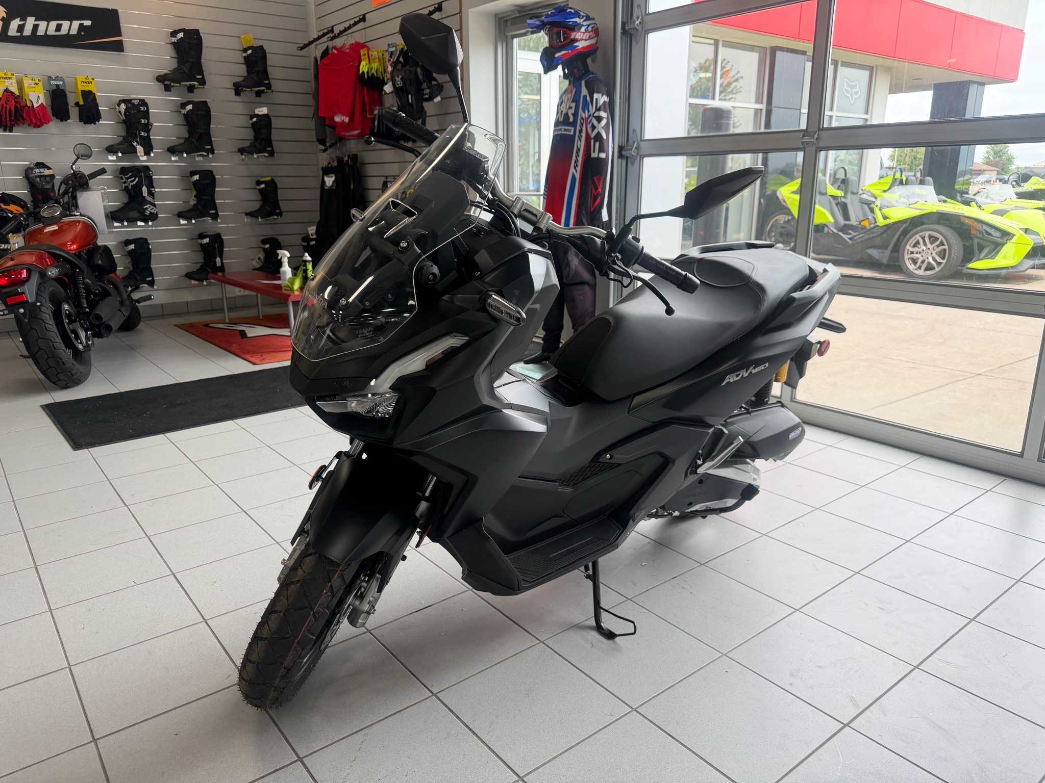 2025 Honda ADV160 3