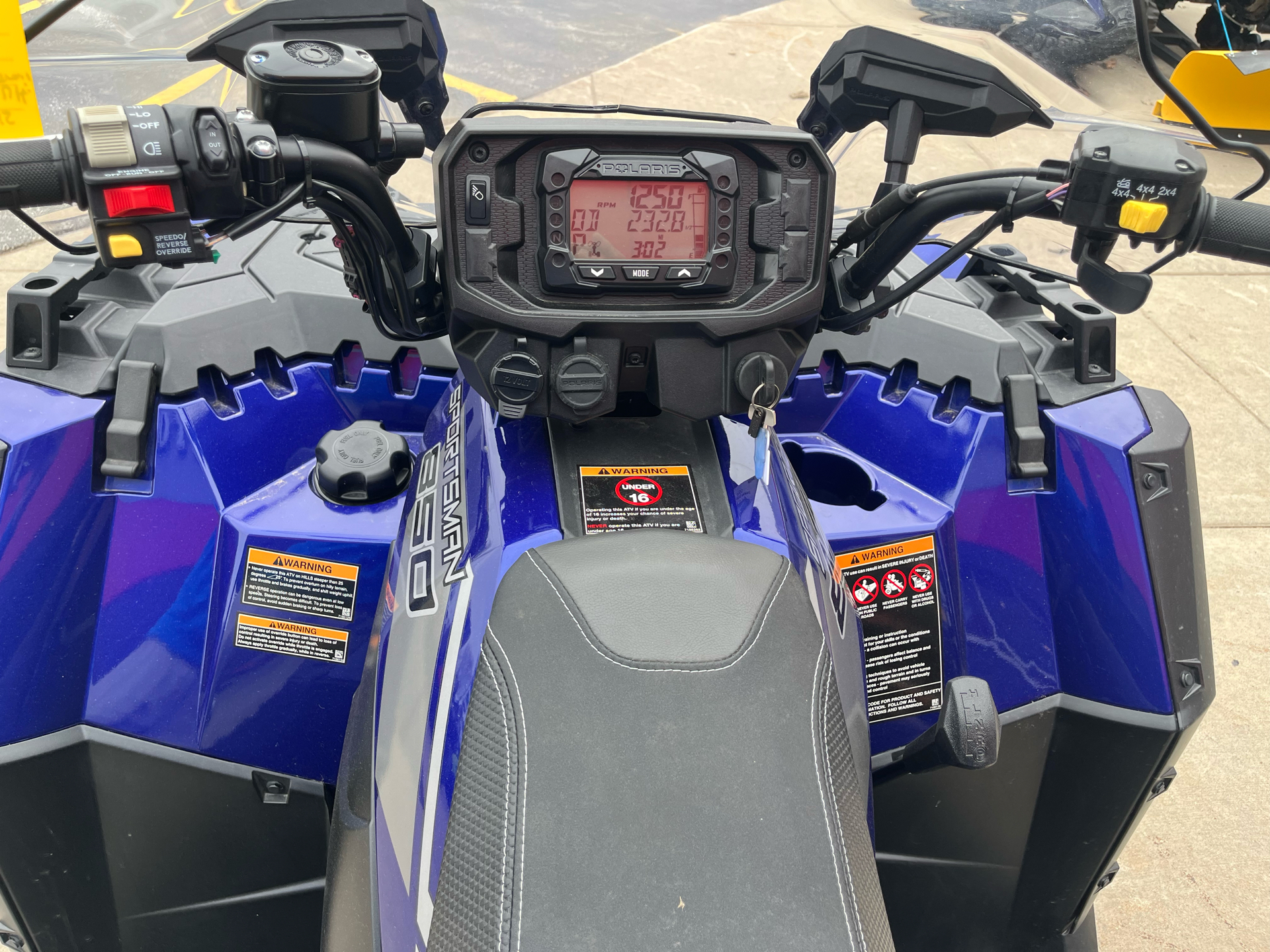 2024 Polaris Sportsman 850 Ultimate Trail in Kaukauna, Wisconsin - Photo 9