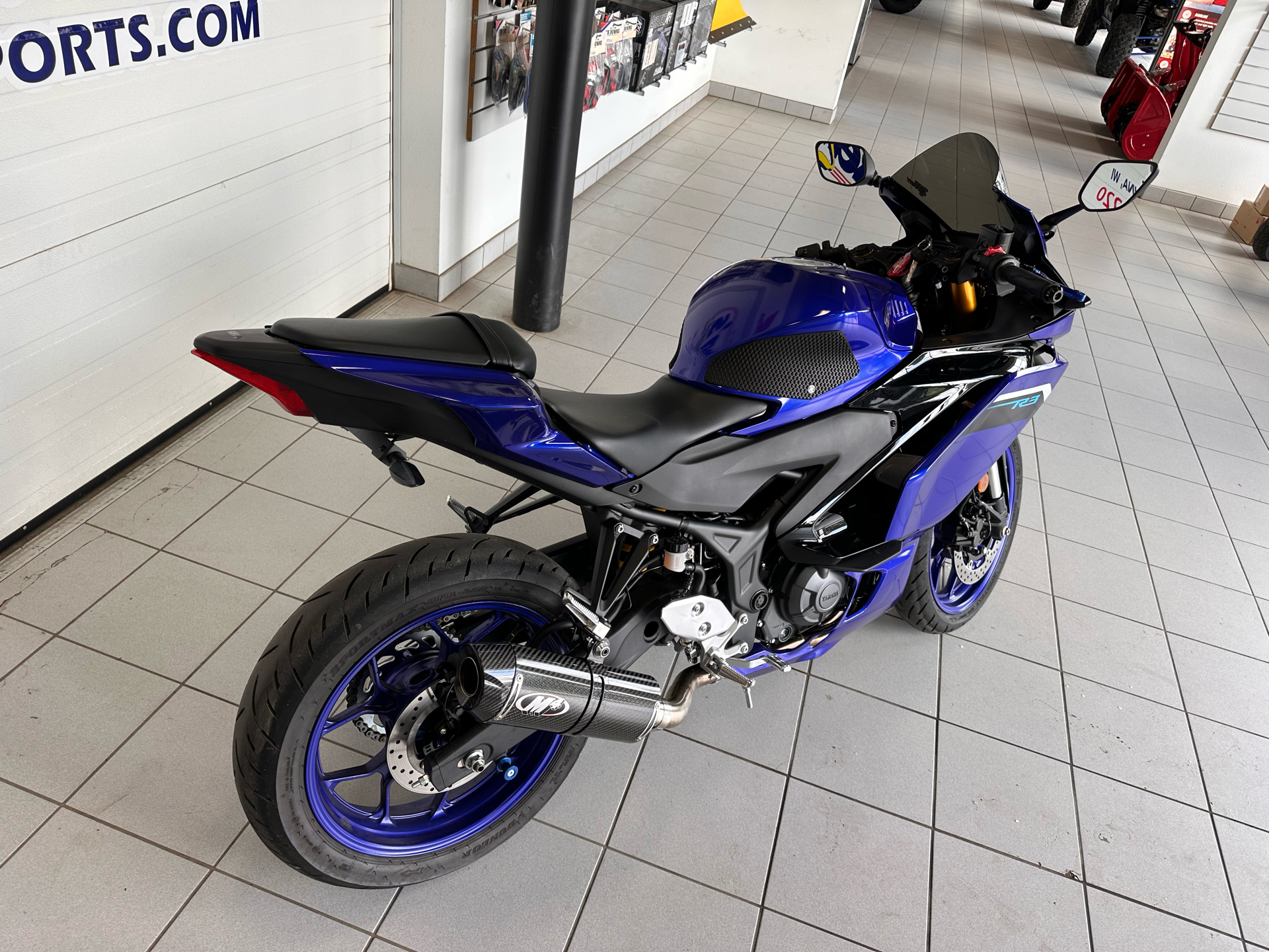 2025 Yamaha YZF-R3 in Kaukauna, Wisconsin - Photo 4