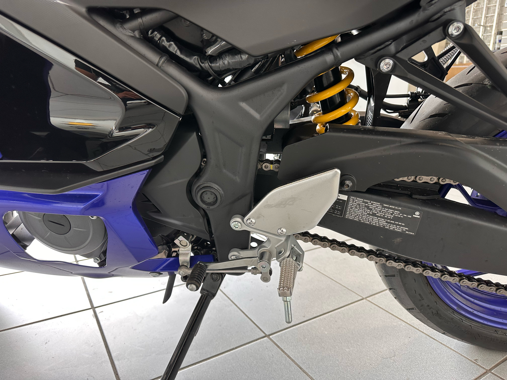 2025 Yamaha YZF-R3 in Kaukauna, Wisconsin - Photo 10