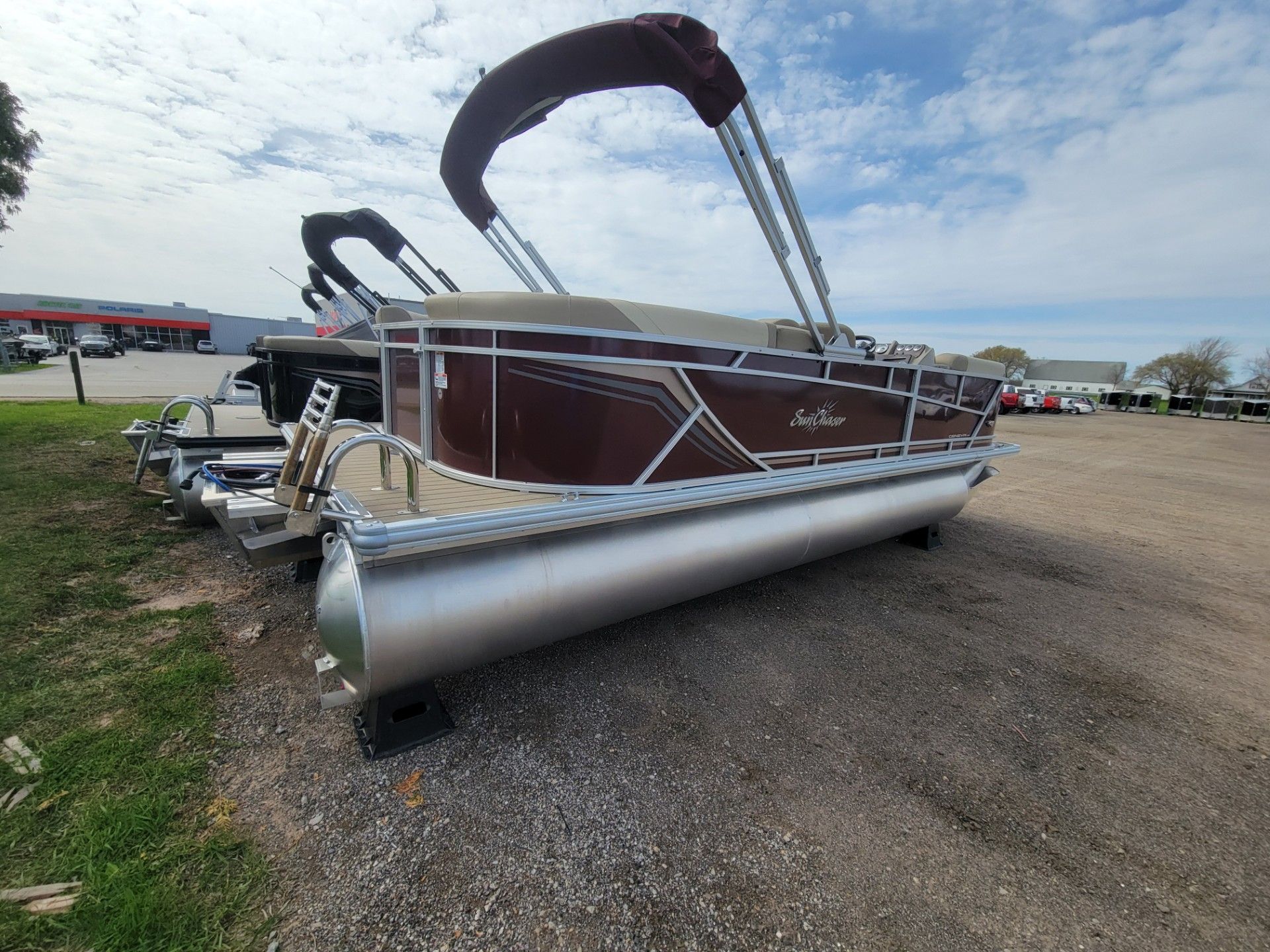 New 2022 SunChaser Geneva Cruise 22 LR DH | Power Boats Outboard