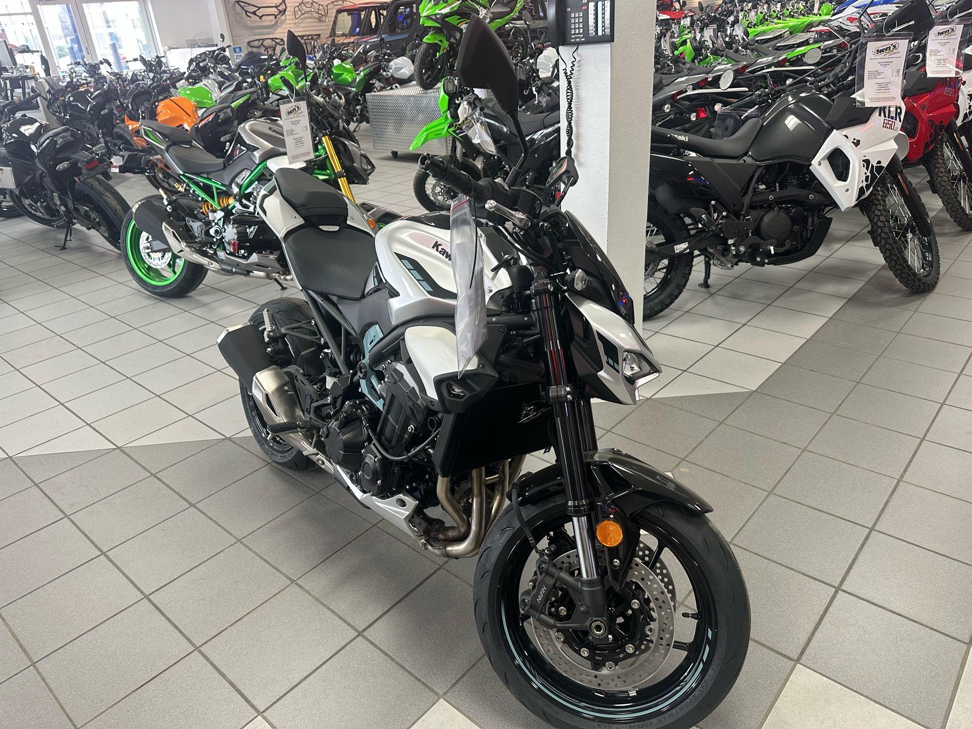 New 2025 Kawasaki Z900 ABS | Motorcycles in Kaukauna WI | 01115