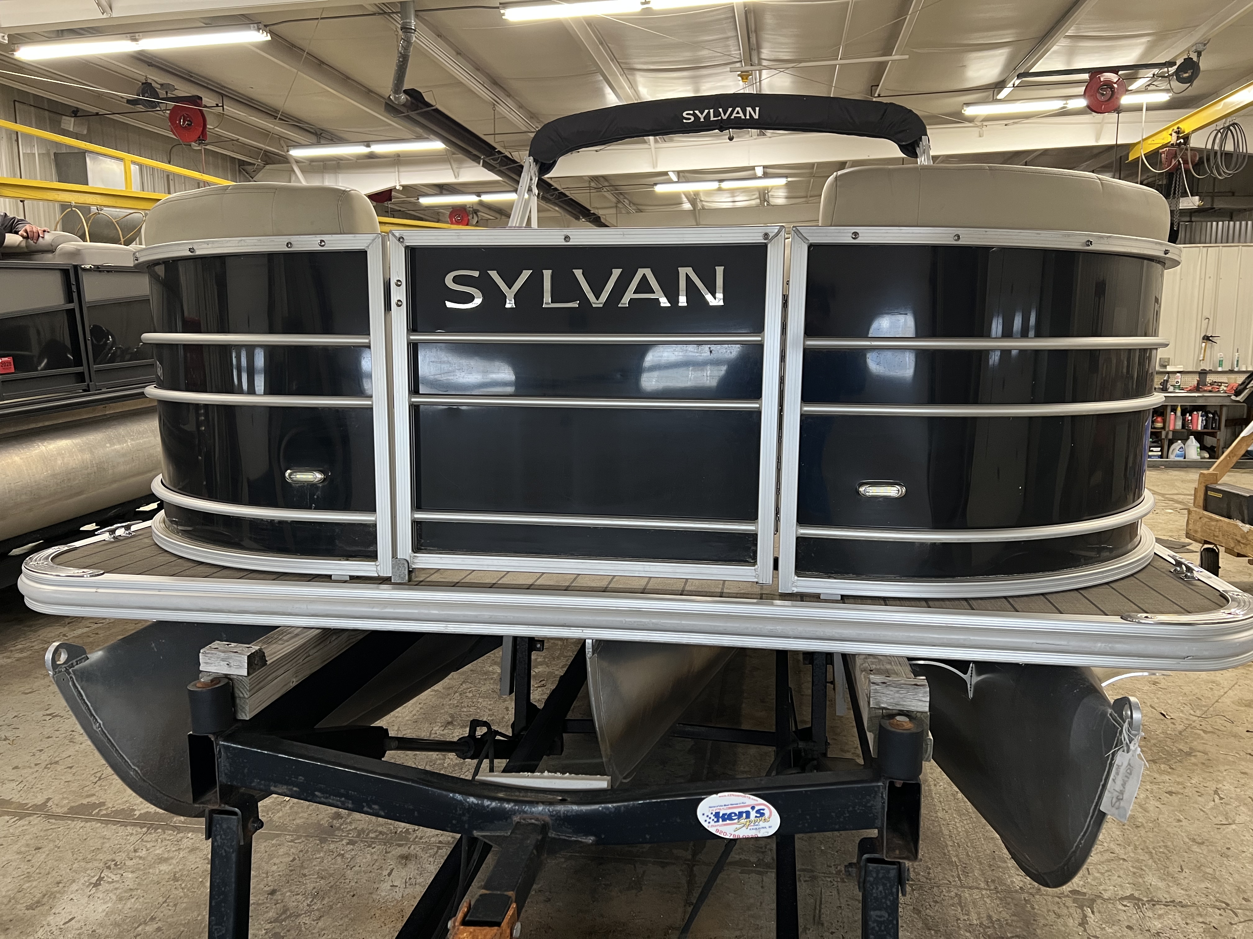 2018 Sylvan Mirage Cruise 8520 in Kaukauna, Wisconsin - Photo 3