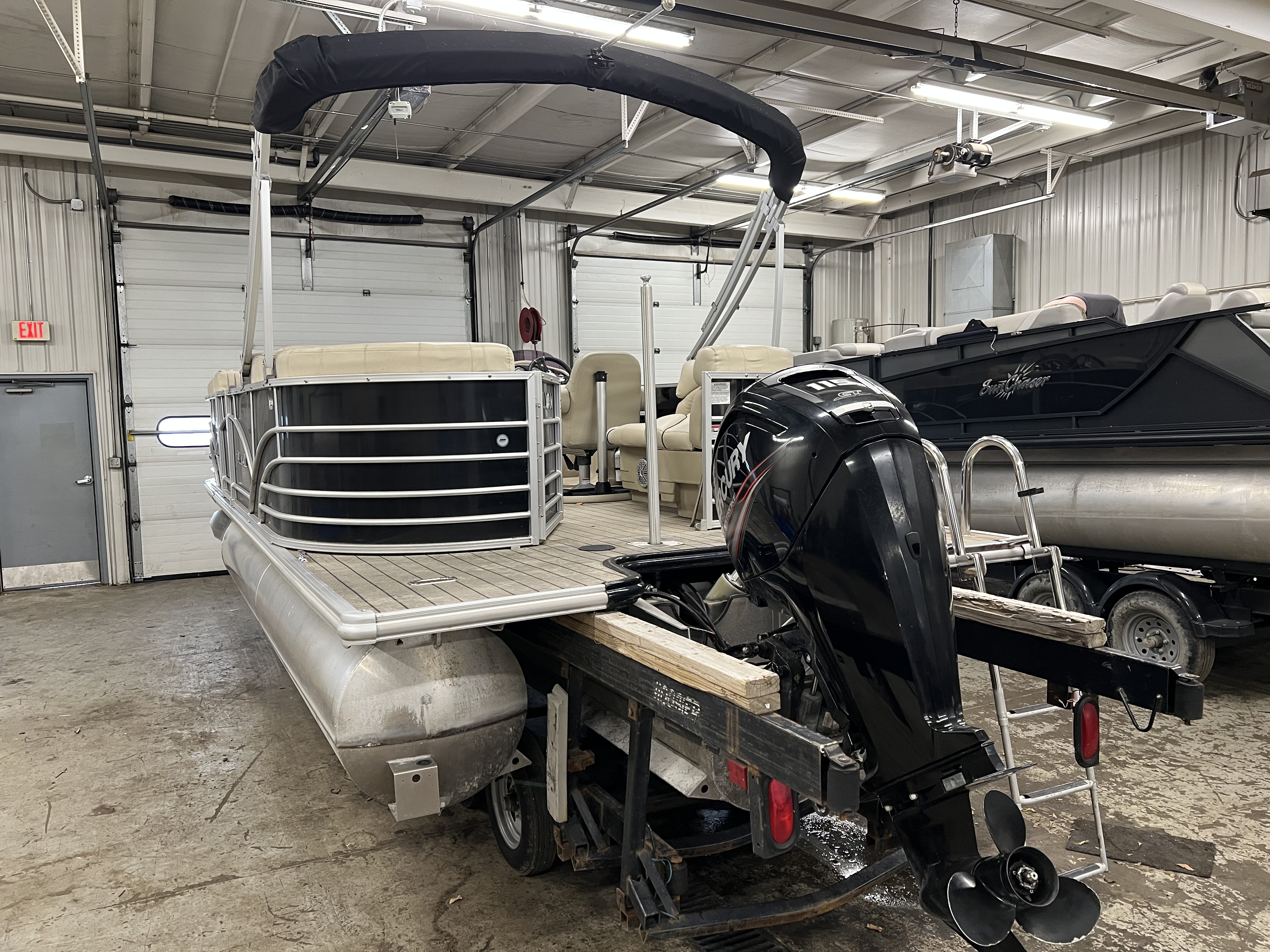 2018 Sylvan Mirage Cruise 8520 in Kaukauna, Wisconsin - Photo 4