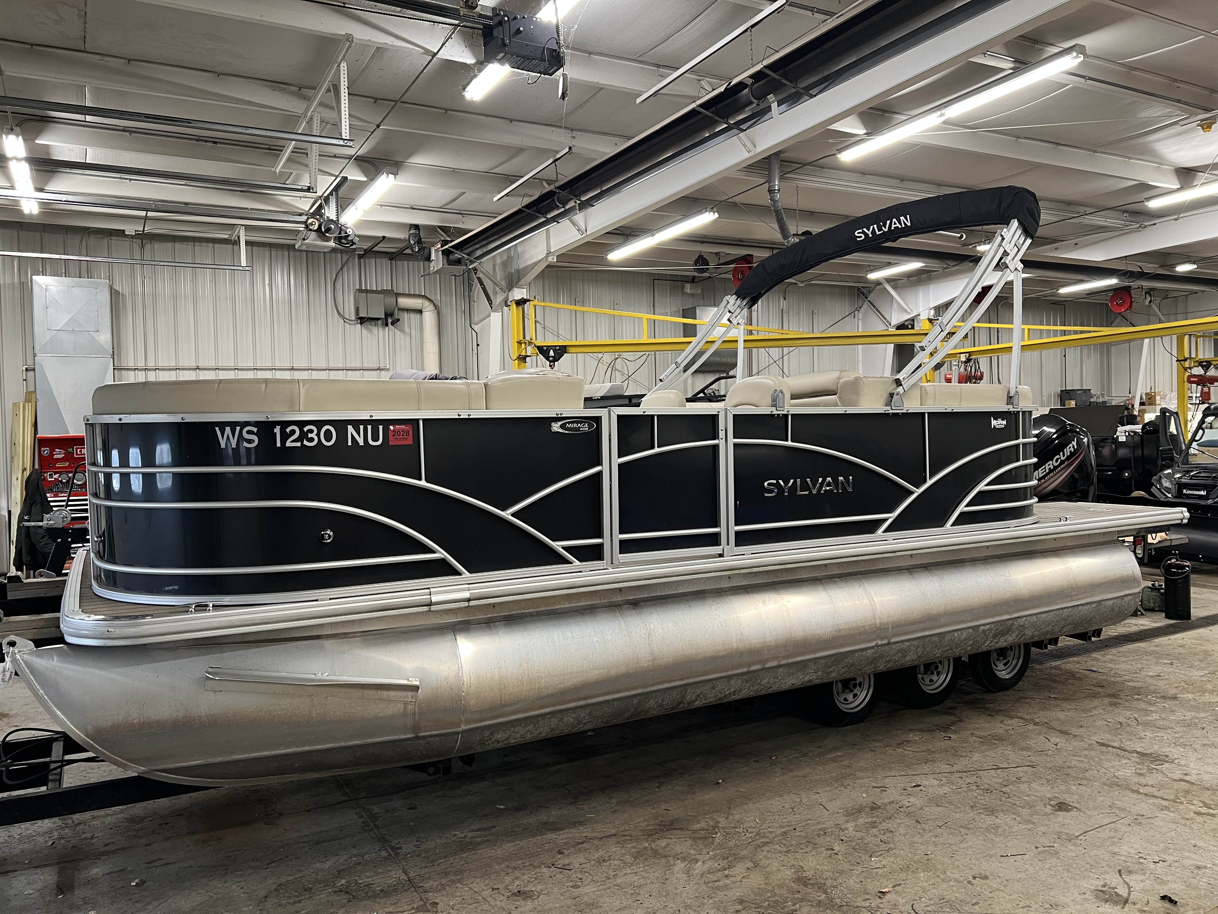 2018 Sylvan Mirage Cruise 8520 in Kaukauna, Wisconsin - Photo 1