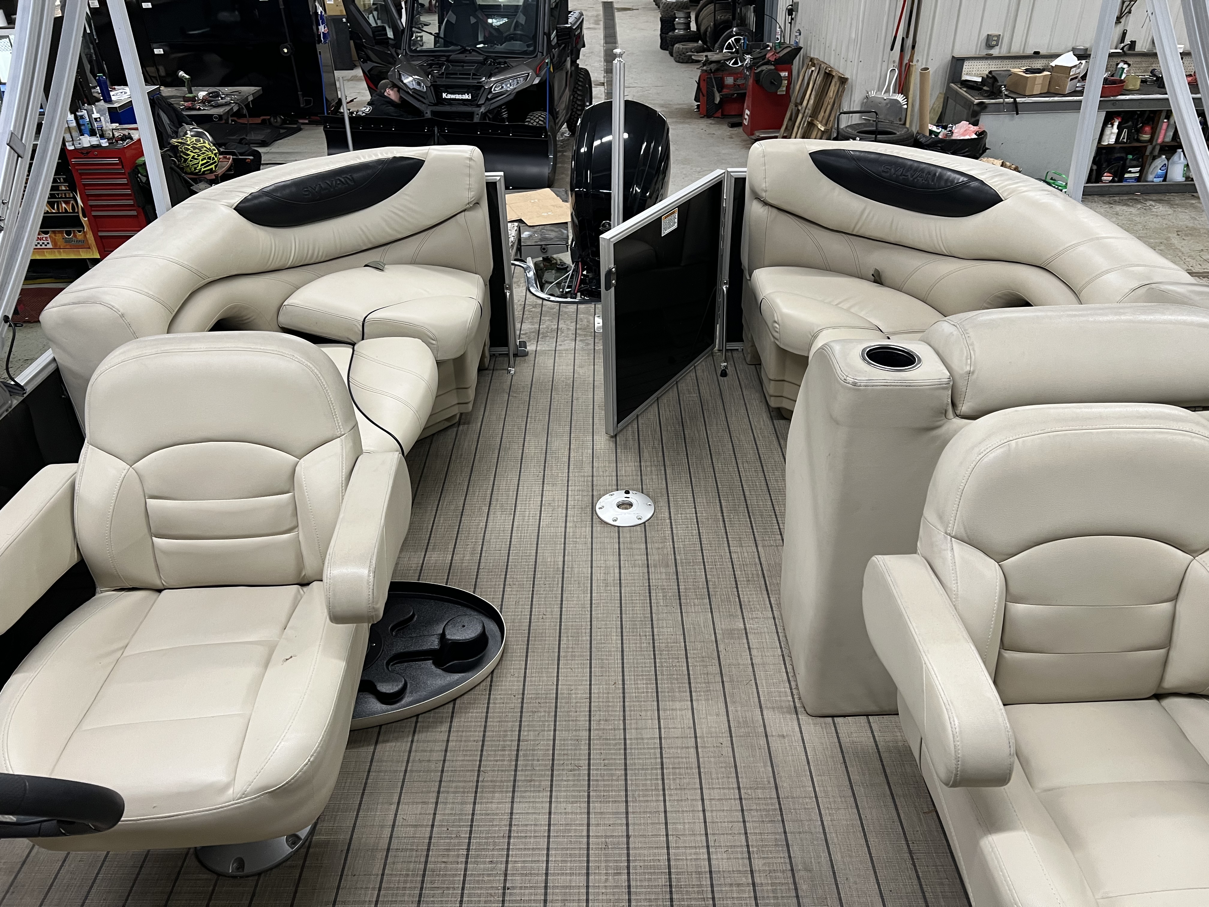 2018 Sylvan Mirage Cruise 8520 in Kaukauna, Wisconsin - Photo 7