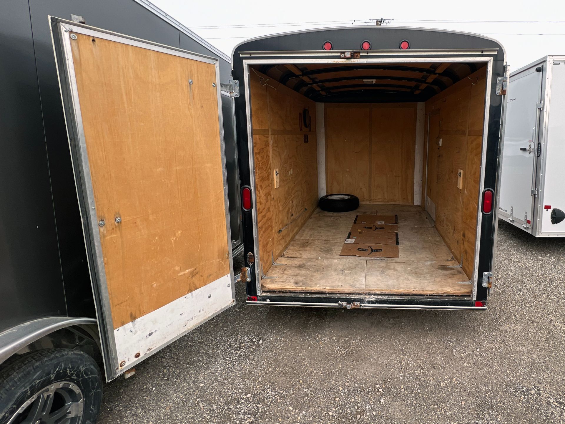 2005 United Trailers 6x10 in Kaukauna, Wisconsin - Photo 5
