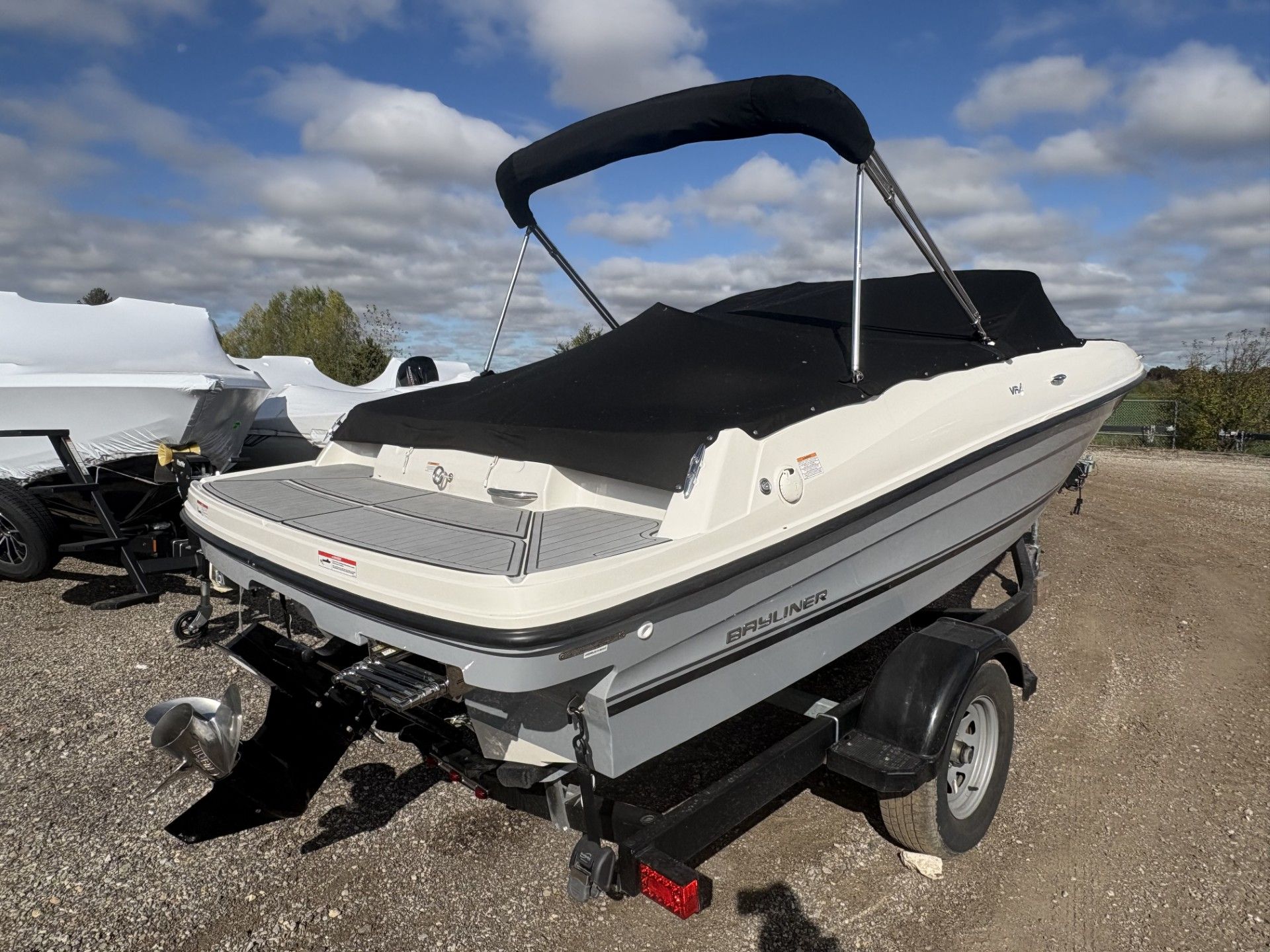 2019 Bayliner VR4 Bowrider I/O in Kaukauna, Wisconsin - Photo 4