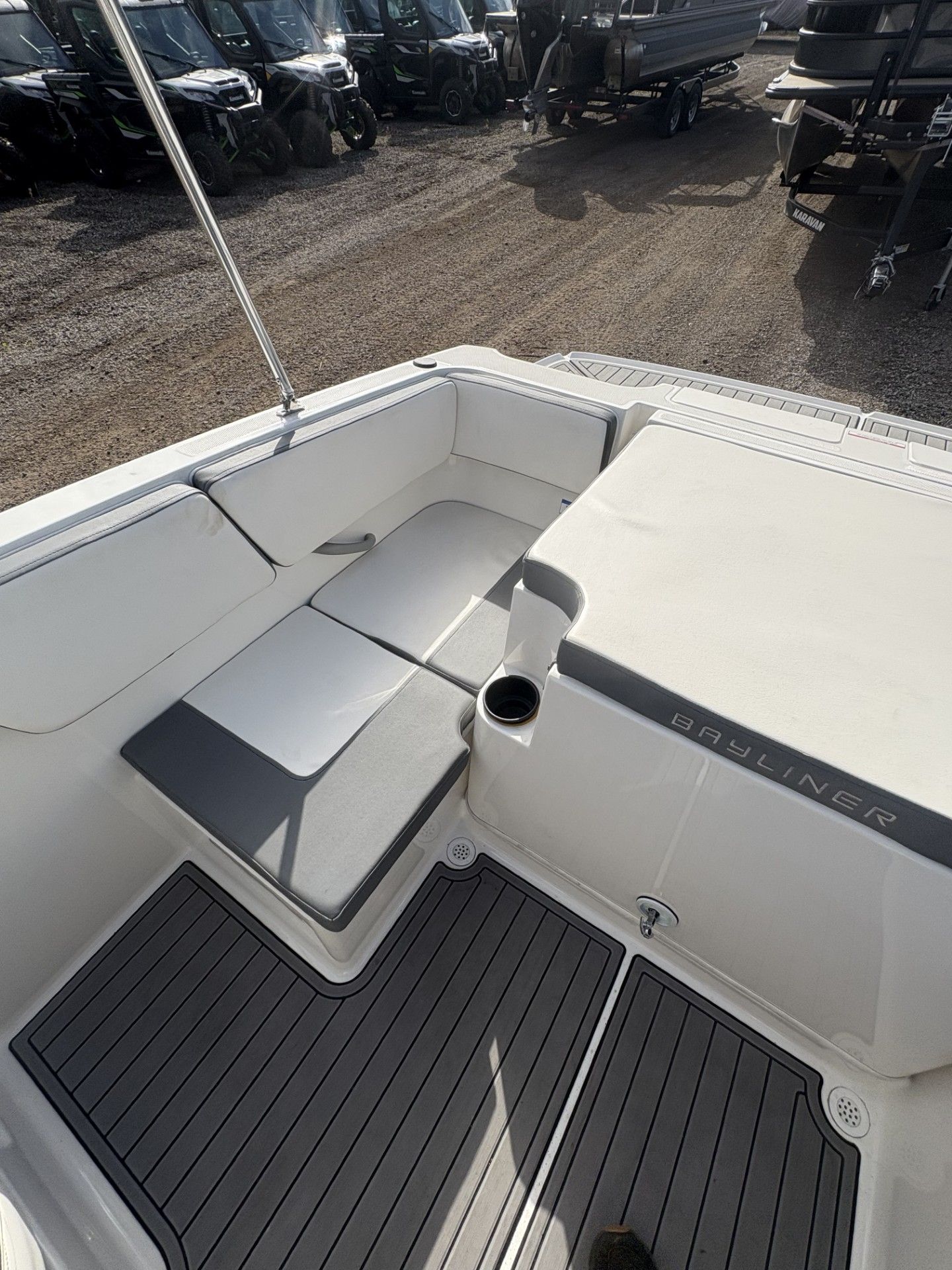 2019 Bayliner VR4 Bowrider I/O in Kaukauna, Wisconsin - Photo 8