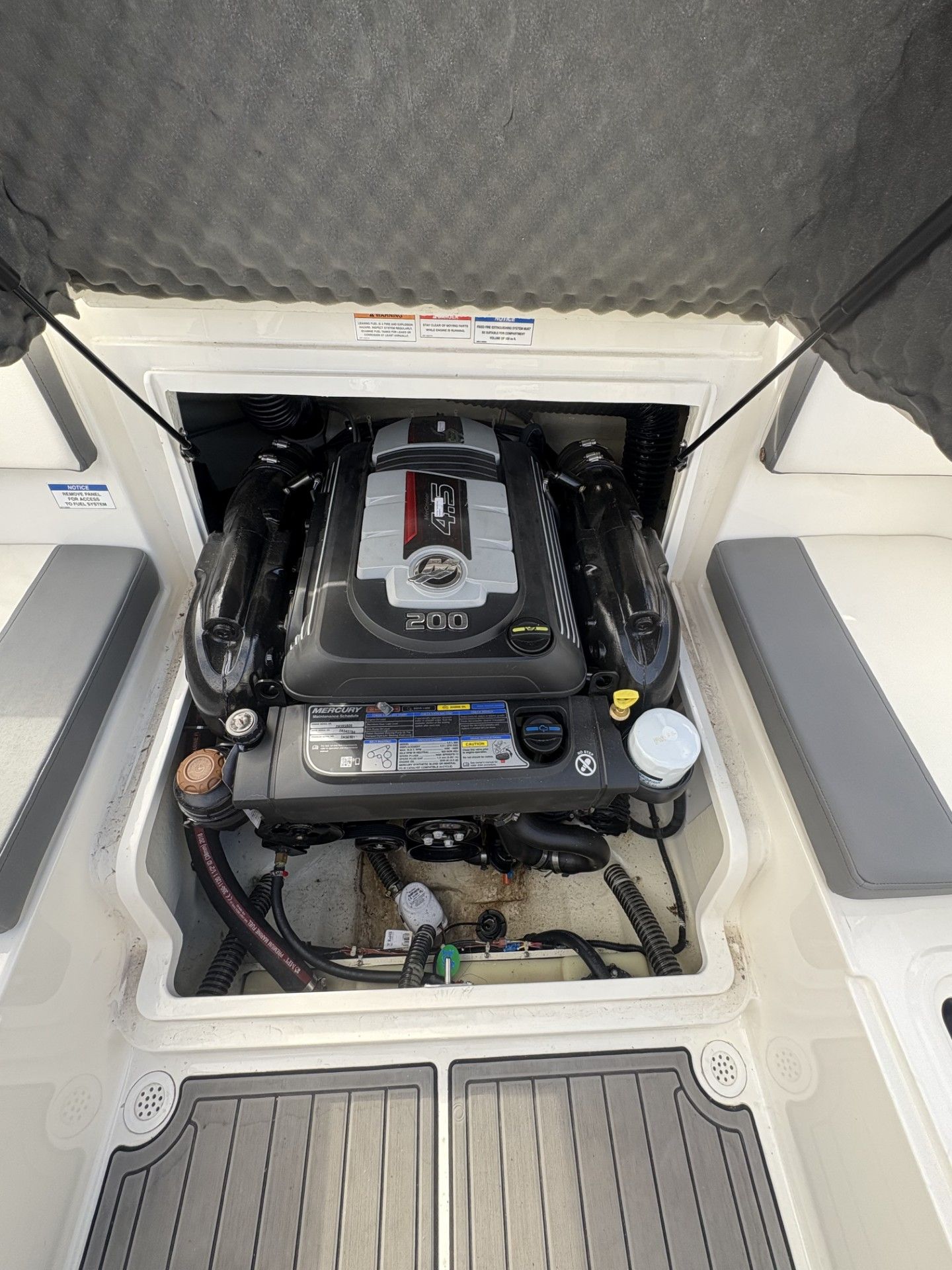 2019 Bayliner VR4 Bowrider I/O in Kaukauna, Wisconsin - Photo 10