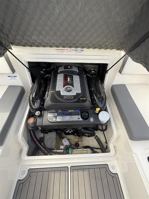 2019 Bayliner VR4 Bowrider I/O in Kaukauna, Wisconsin - Photo 10
