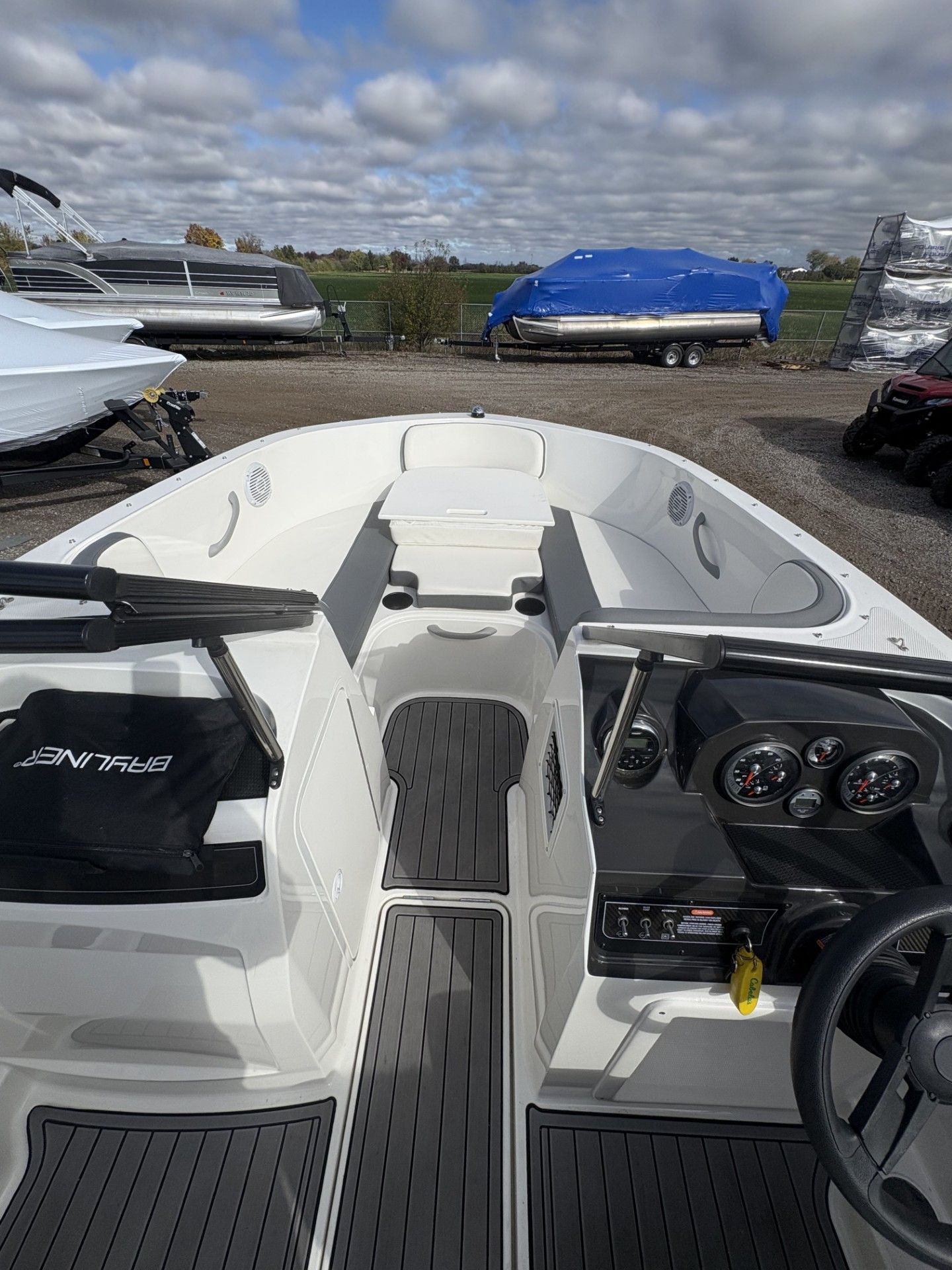 2019 Bayliner VR4 Bowrider I/O in Kaukauna, Wisconsin - Photo 15
