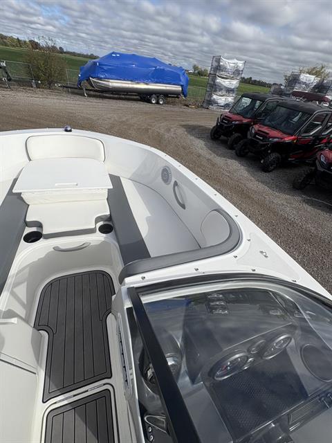 2019 Bayliner VR4 Bowrider I/O in Kaukauna, Wisconsin - Photo 17