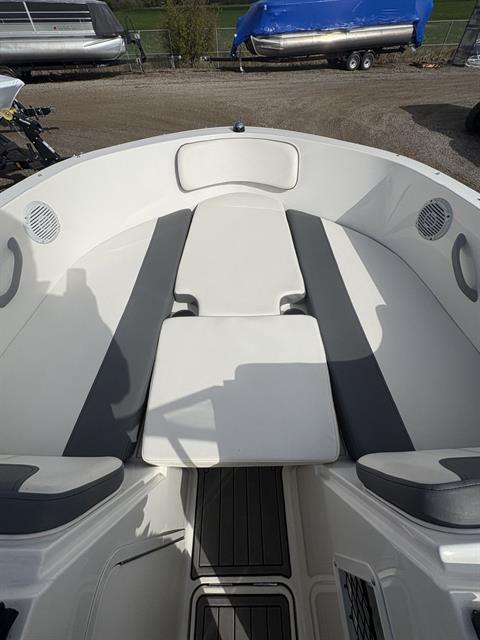 2019 Bayliner VR4 Bowrider I/O in Kaukauna, Wisconsin - Photo 20