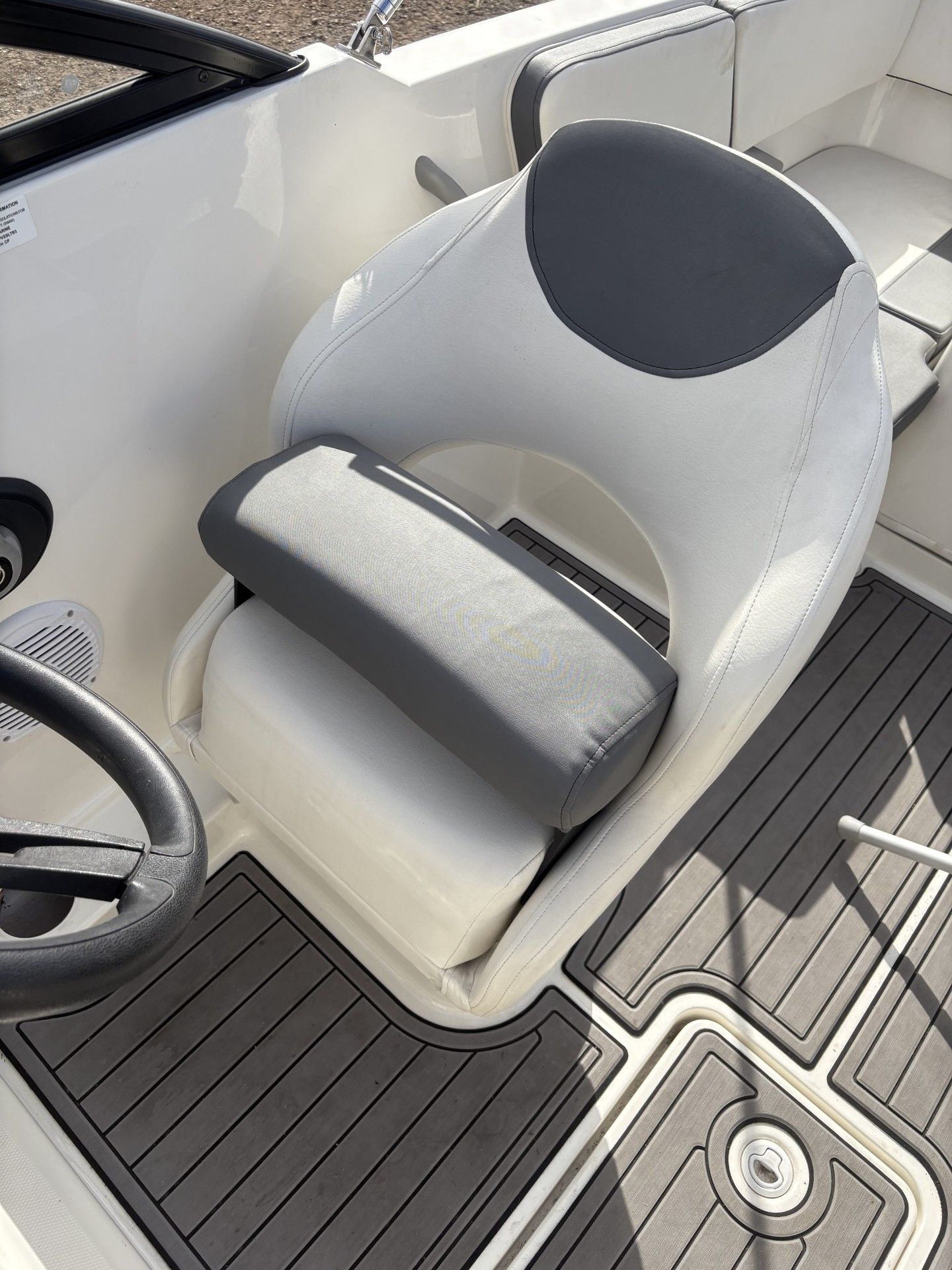 2019 Bayliner VR4 Bowrider I/O in Kaukauna, Wisconsin - Photo 23