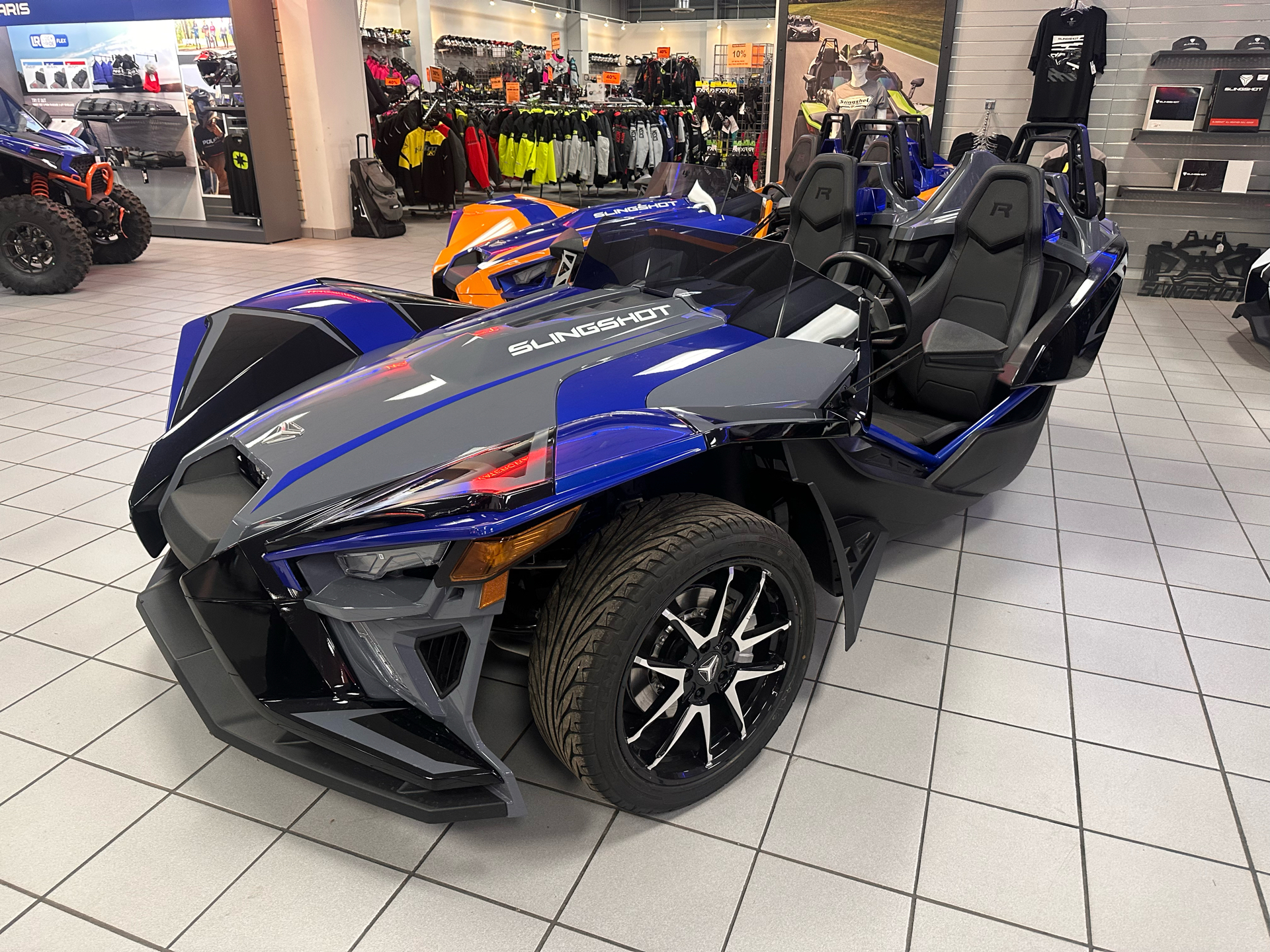 2021 Slingshot Slingshot R AutoDrive in Kaukauna, Wisconsin - Photo 2