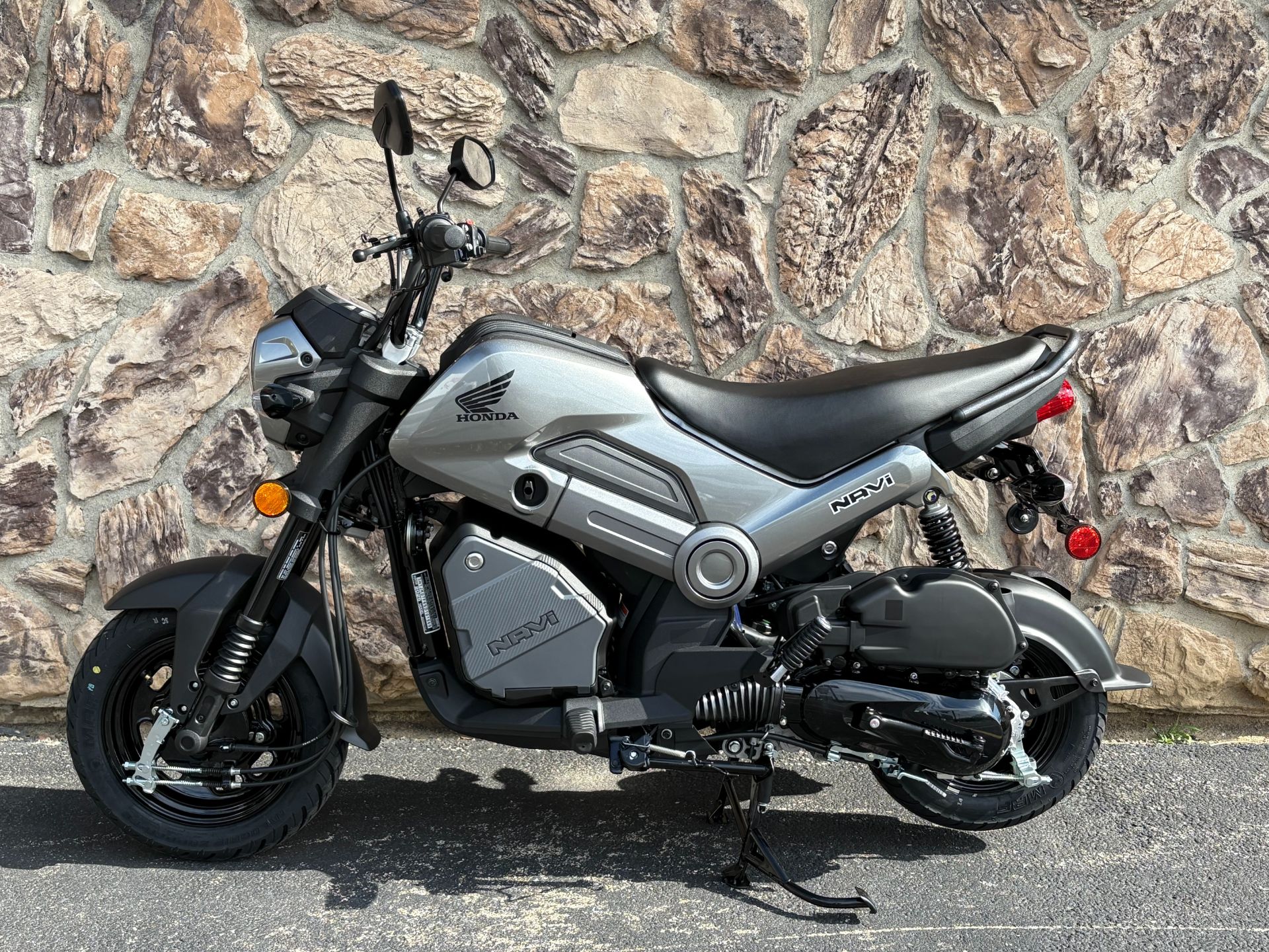 navi New 2025 Honda Navi Motorcycles in Aurora, IL | Stock Number: H25098