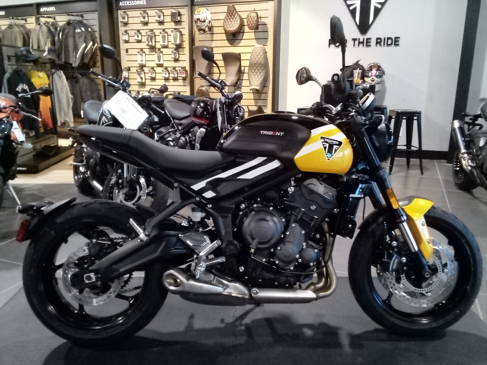 New 2025 Triumph Trident 660 Cosmic Yellow / Sapphire Black