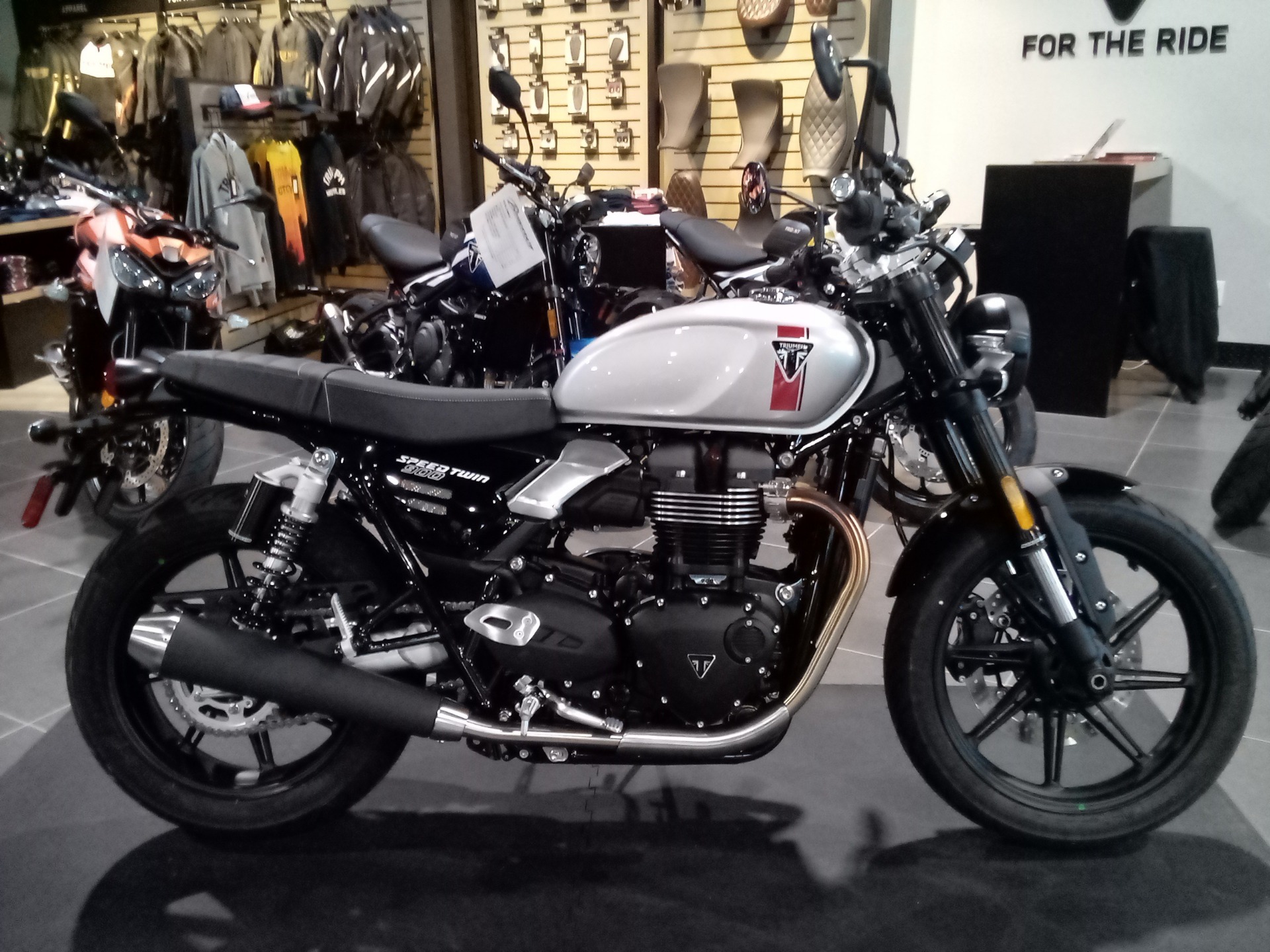 New 2025 Triumph Speed Twin 900 Aluminum Silver Carnival Red