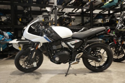 2026 Triumph Thruxton 400