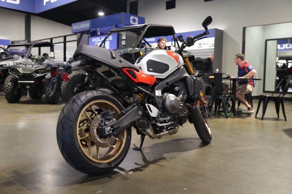 2025 Yamaha XSR900 2