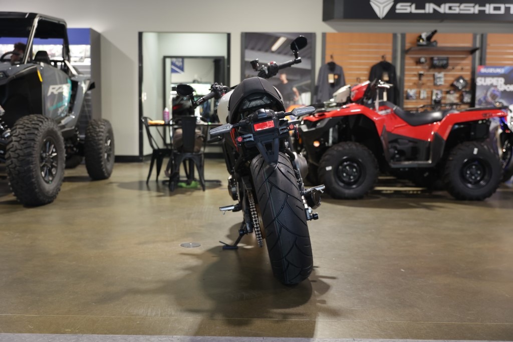2025 Yamaha XSR900 3