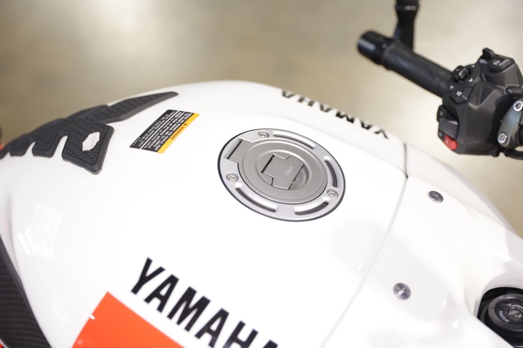 2025 Yamaha XSR900 12