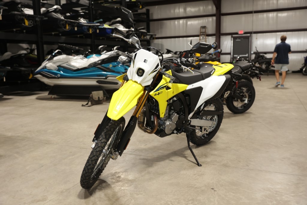 2026 Suzuki DR-Z4S 1