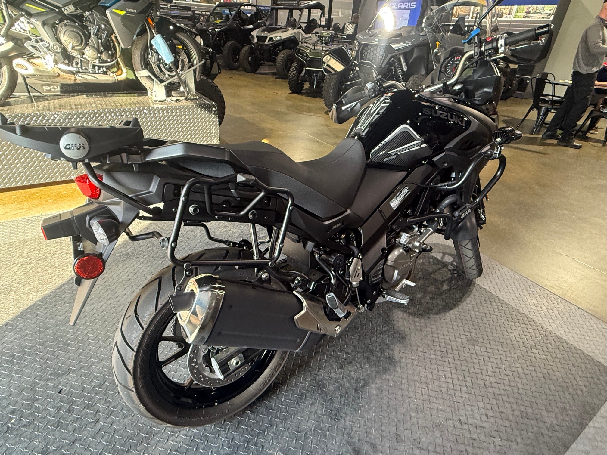 2025 Suzuki V-Strom 650 3