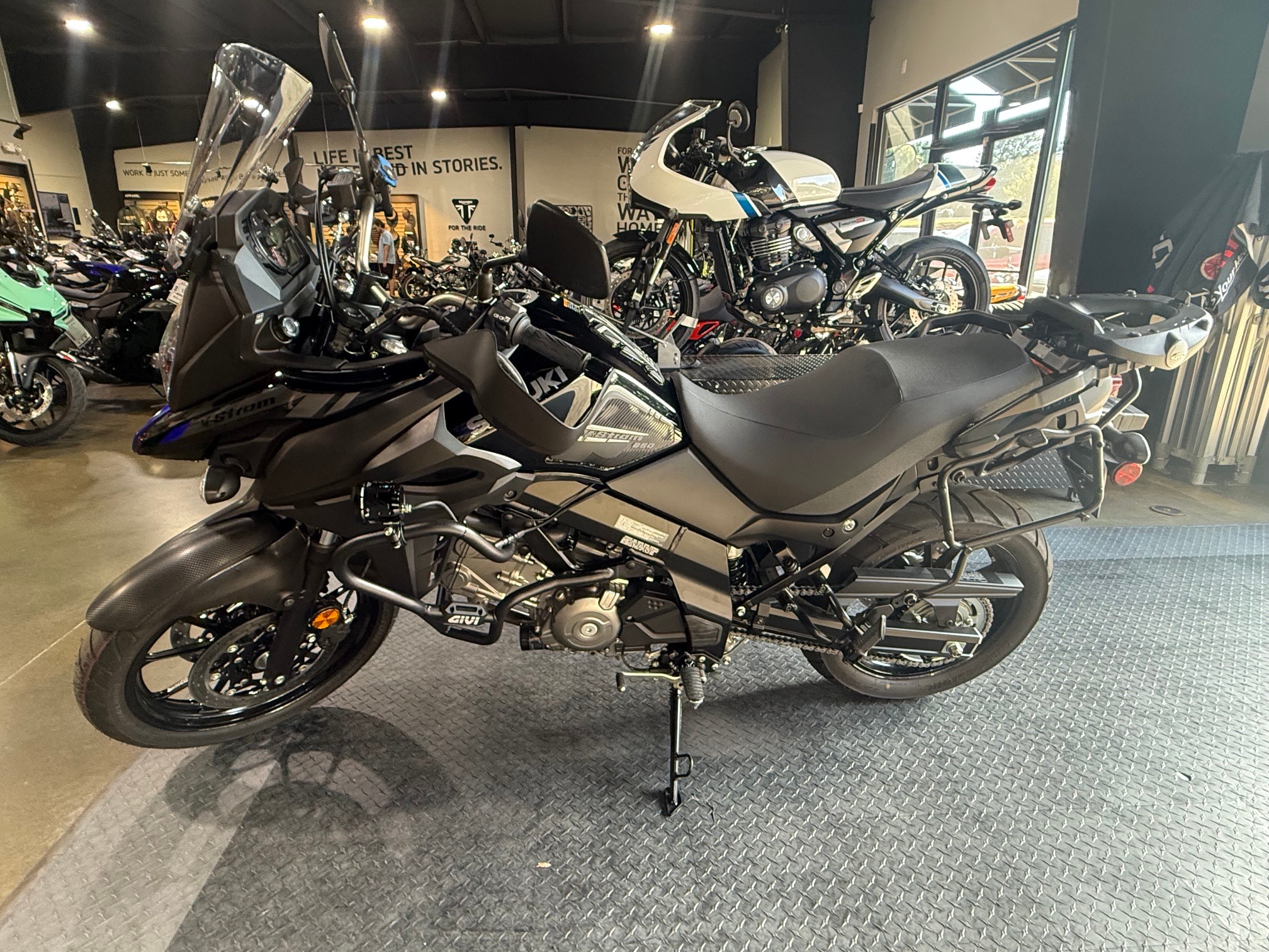 2025 Suzuki V-Strom 650 5
