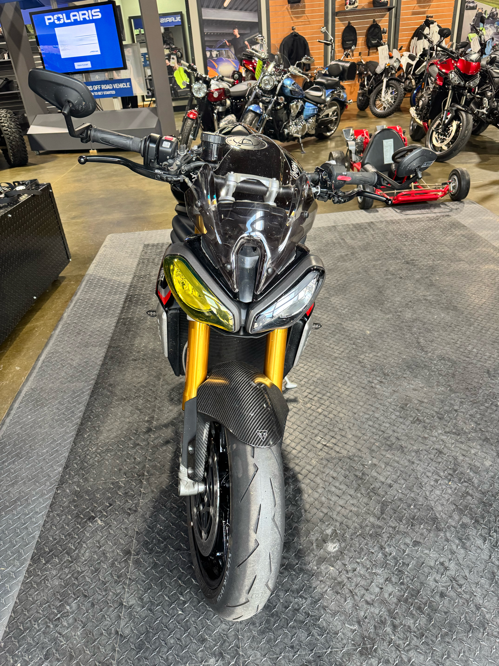 2024 Triumph Speed photo 2