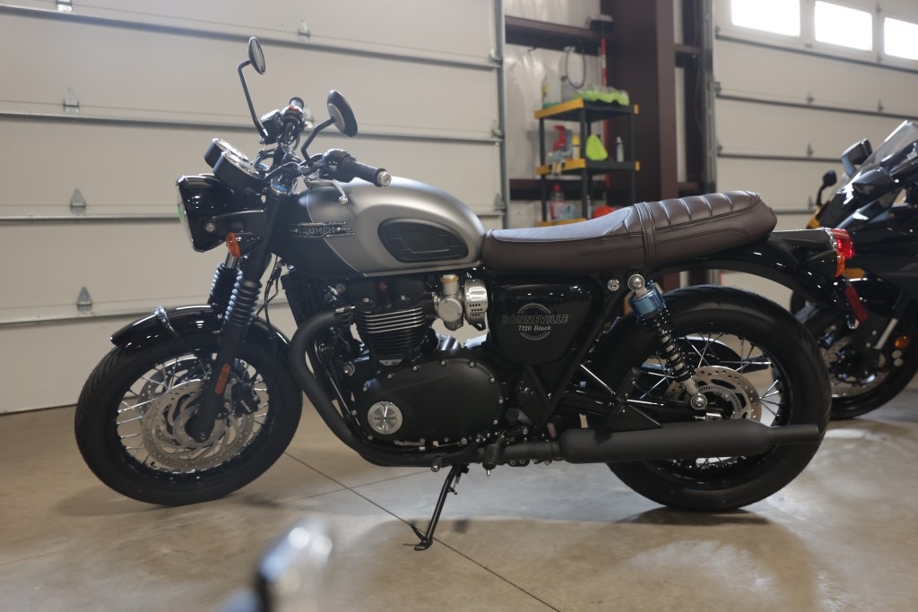 2026 Triumph Bonneville T120 Black 1