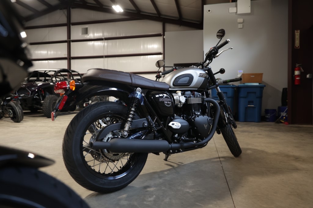 2026 Triumph Bonneville T120 Black 6