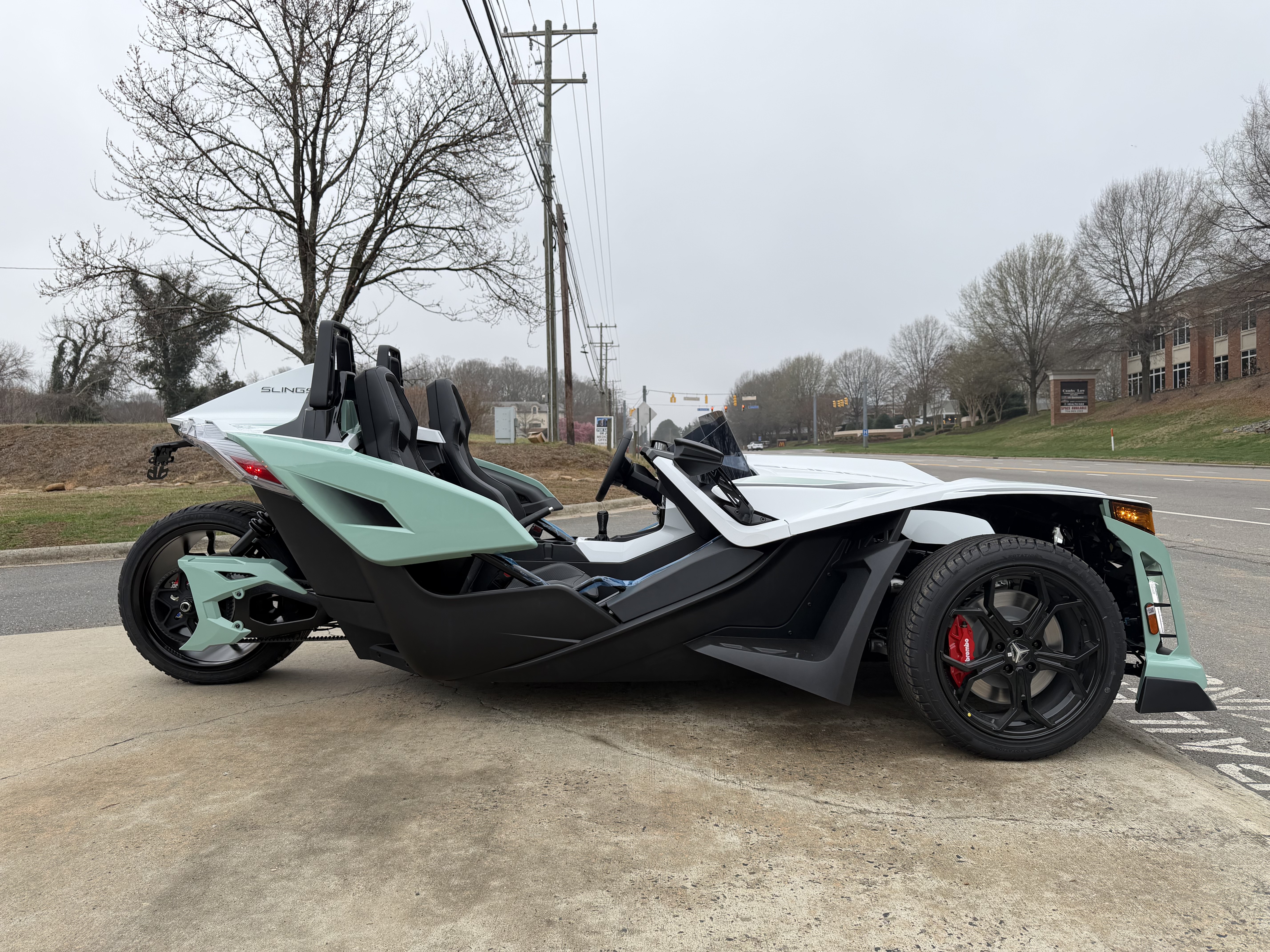 New 2026 Slingshot Slingshot R - Manual White Crystal / Mint Fade