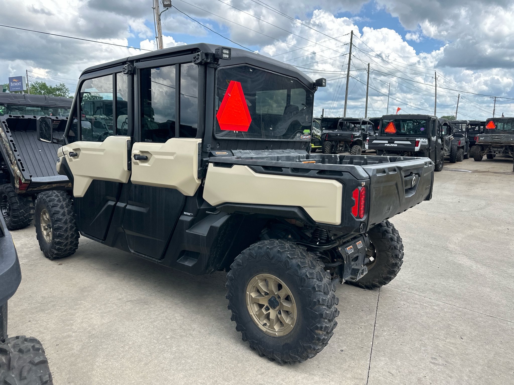 2025 Can-Am™ Defender MAX Limited 4