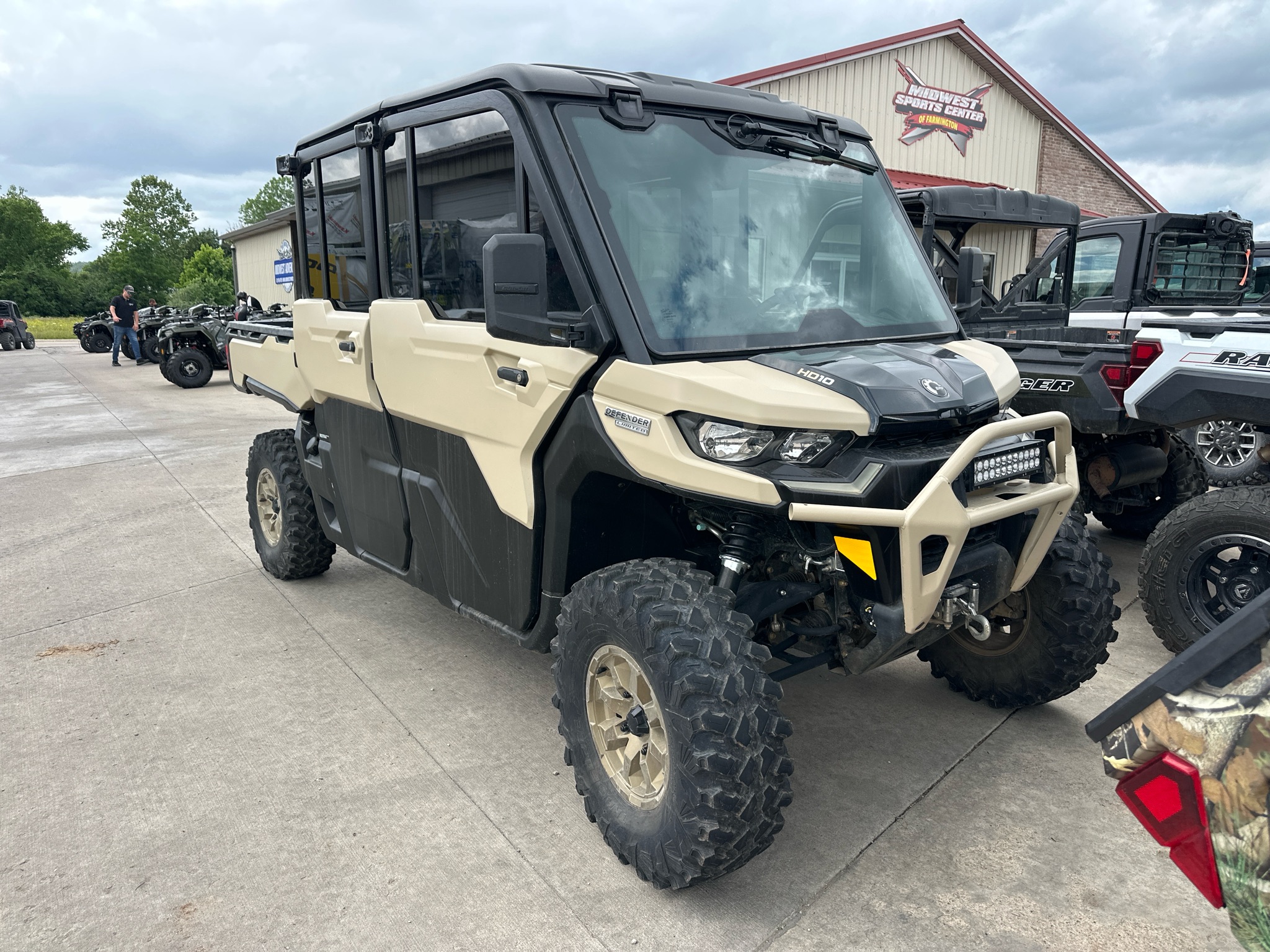 2025 Defender MAX Limited