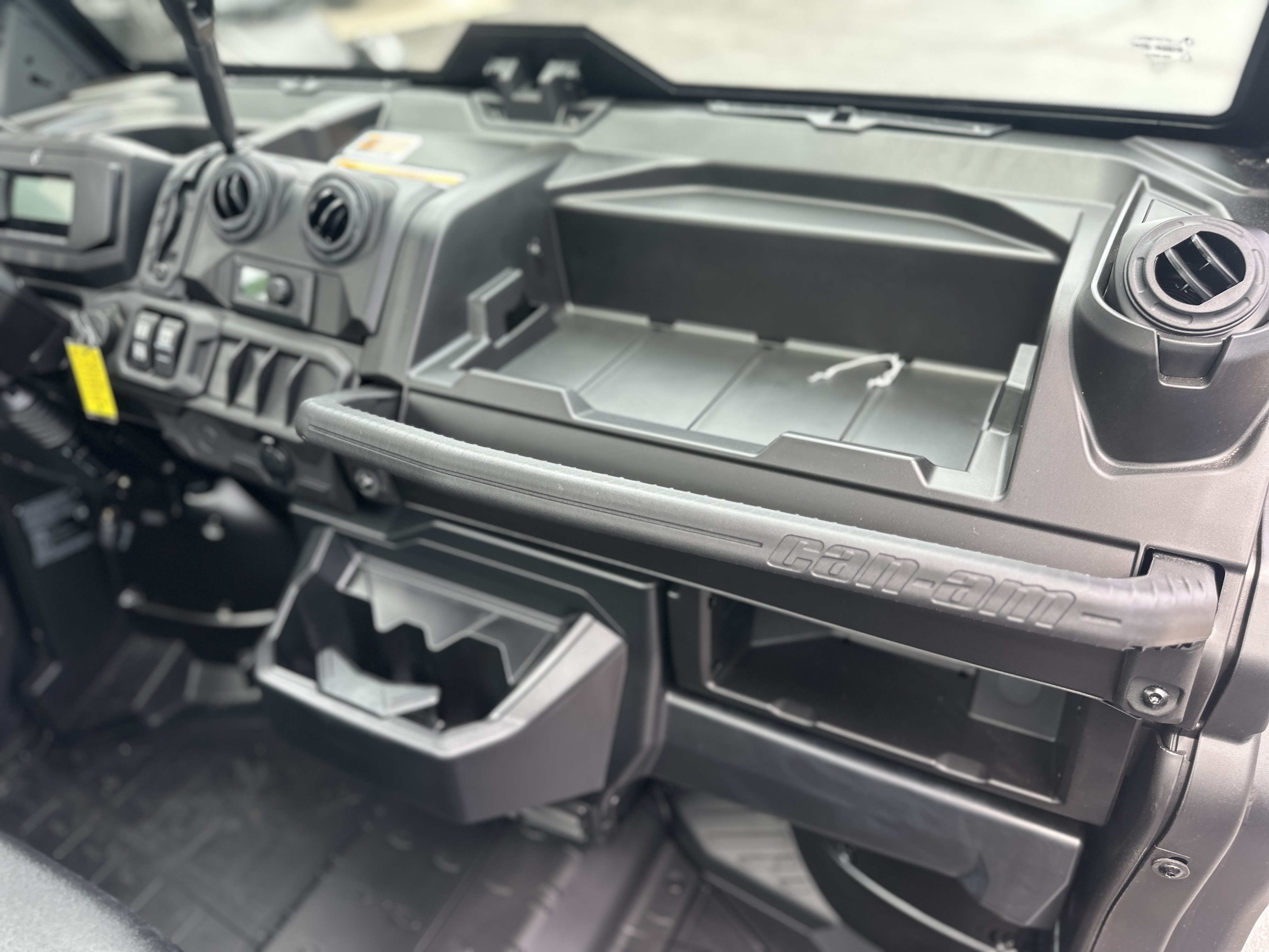 2026 Can-Am™ Defender DPS CAB HD10 7