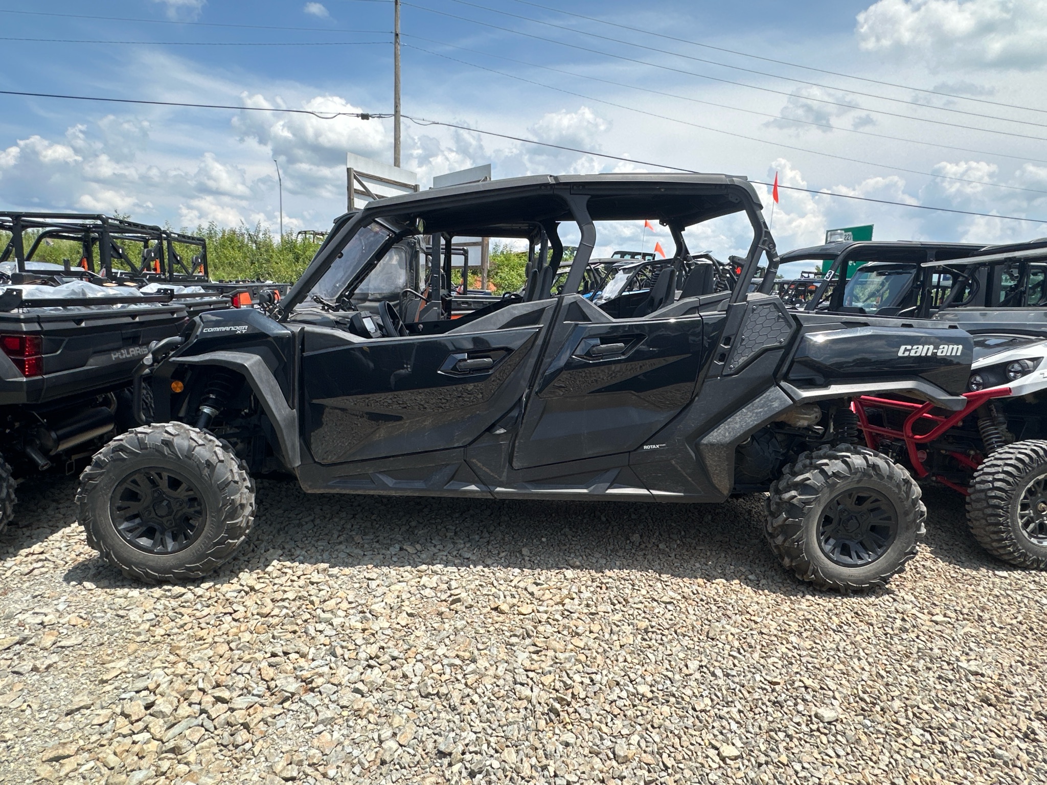 2023 Commander MAX XT 1000R
